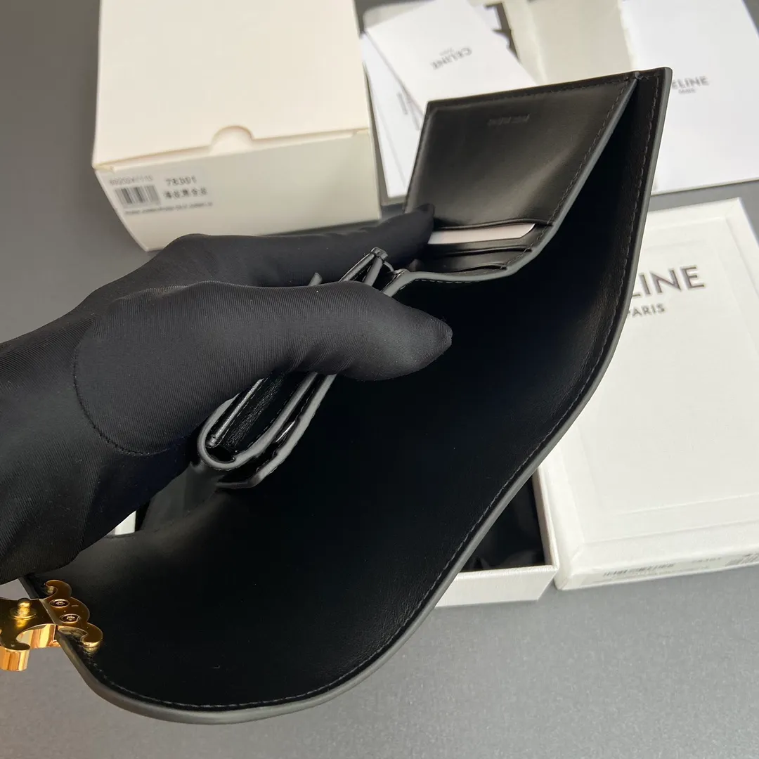 [Special grade pure steel hardware original leather] ¥720 TRIOMPHE patent leather shiny cow leather wallet/2024 Xiaosai 5 card slots 1 folding coin bag with snap button 1 flat pocket 1 banknote bag No.: 10D782CQH.04LU783 78301 Black patent leather Dimensions: w10.5×9×3cm.