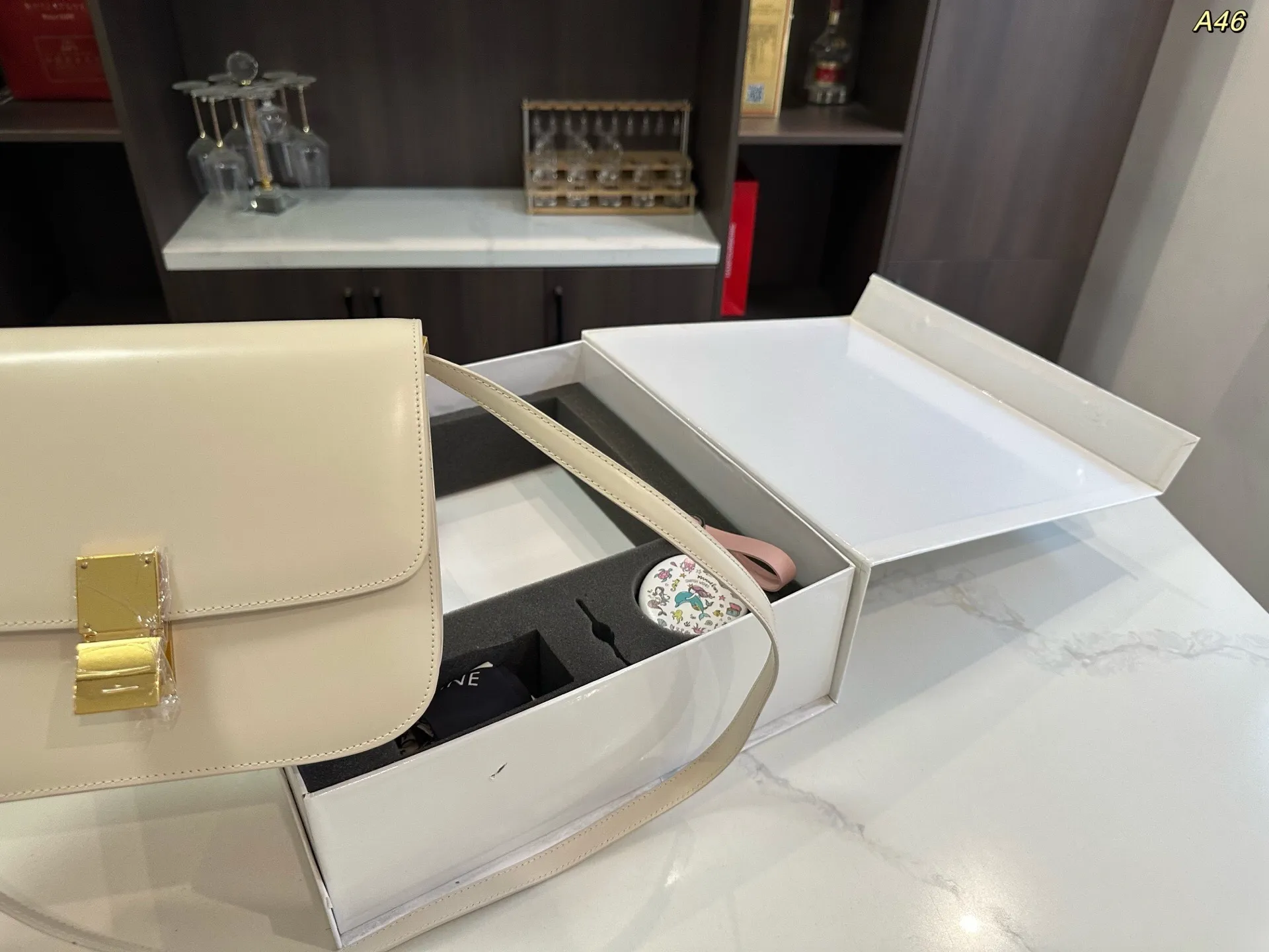 All Categories Official Website "Brand Women's Bags" Women's Bags 💙 Celine 2025 New Celine Crossbody Bag