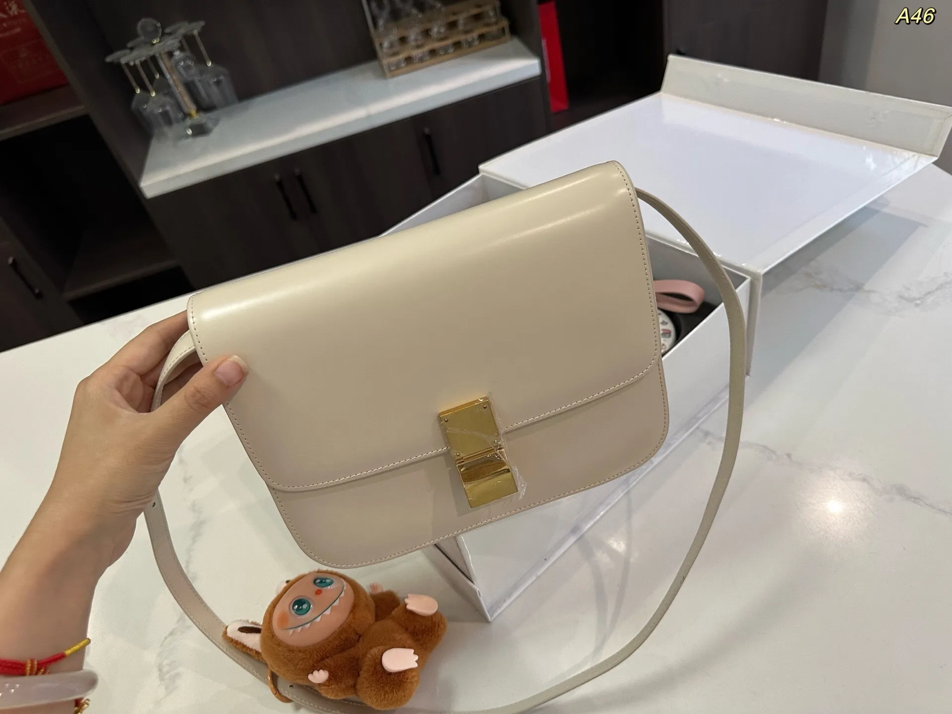 All Categories Official Website "Brand Women's Bags" Women's Bags 💙 Celine 2025 New Celine Crossbody Bag