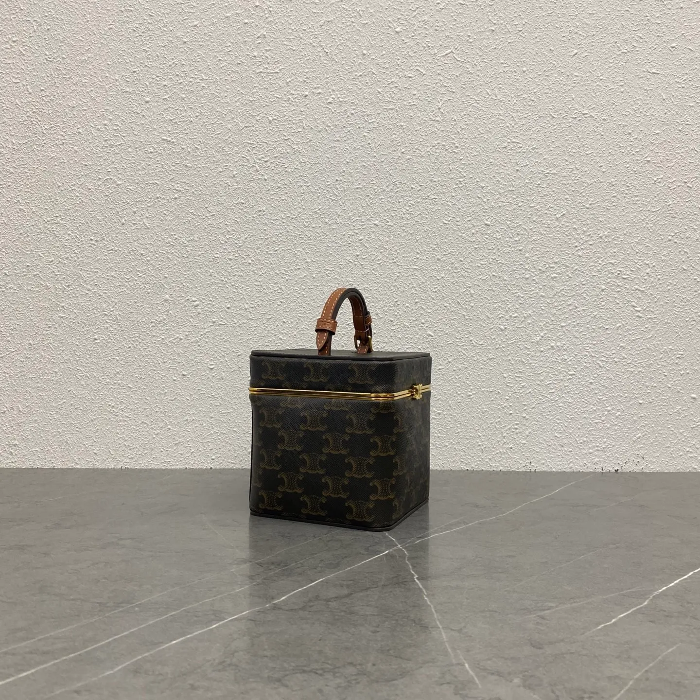 All Categories Official Website "Brand Women's Bags" Women's Bags 💙 Celine 2026 Official Website Celine New Product Launch TRIOMPHE FRAME Box Bag