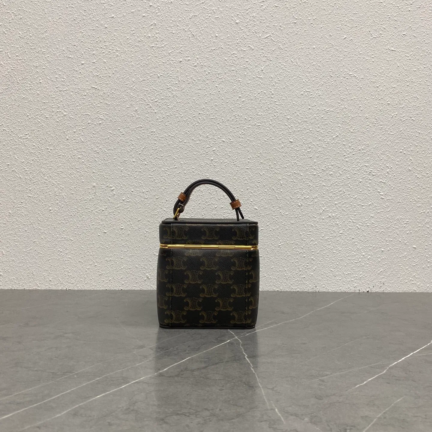 All Categories Official Website "Brand Women's Bags" Women's Bags 💙 Celine 2026 Official Website Celine New Product Launch TRIOMPHE FRAME Box Bag