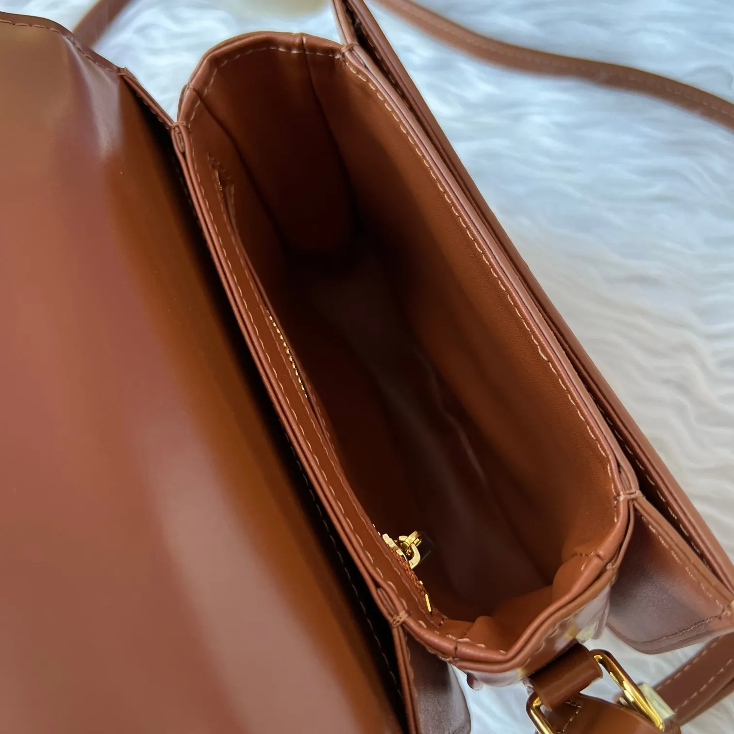 All Categories Official Website "Brand Women's Bags" Women's Bags 💙 Celine 2024 New Celine Crossbody Bag