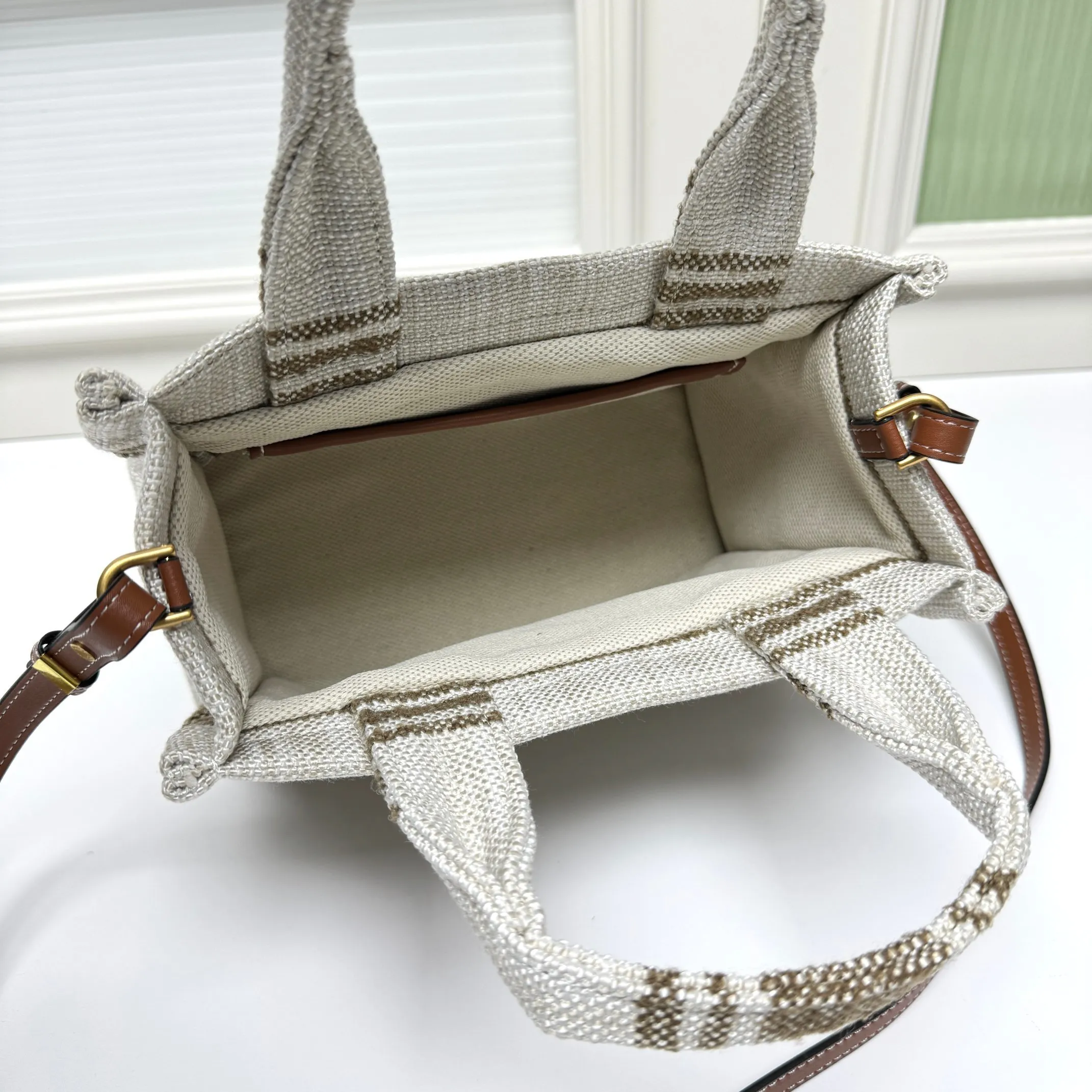 All Categories Official Website "Brand Women's Bags" Women's Bags 💙 Celine 2026 New Celine Crossbody Bag
