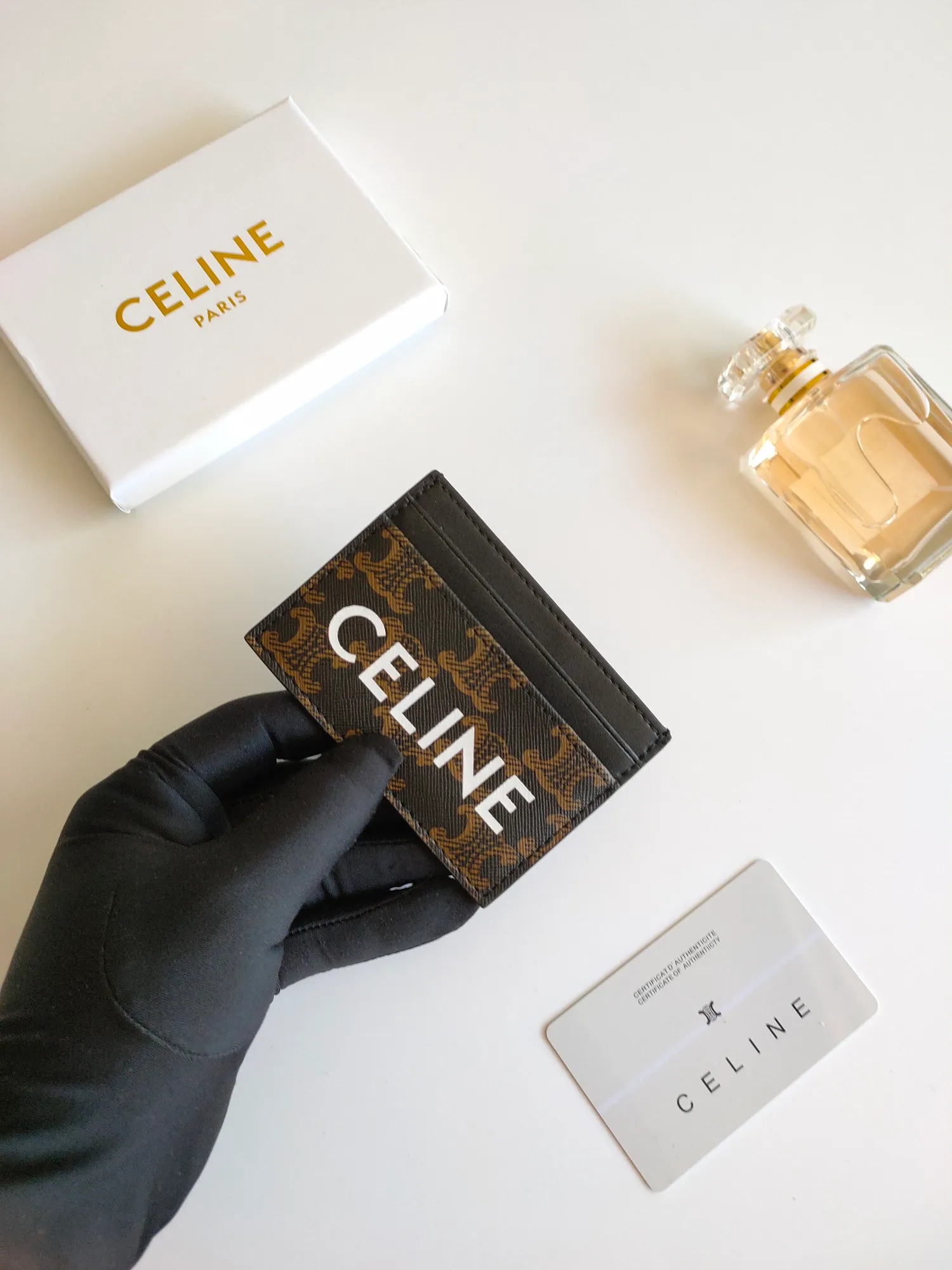 ￥90 CELINE printed logo card holder, coated canvas, genuine leather edging Style number: 10B702 Size: 10.5 X 7cm
