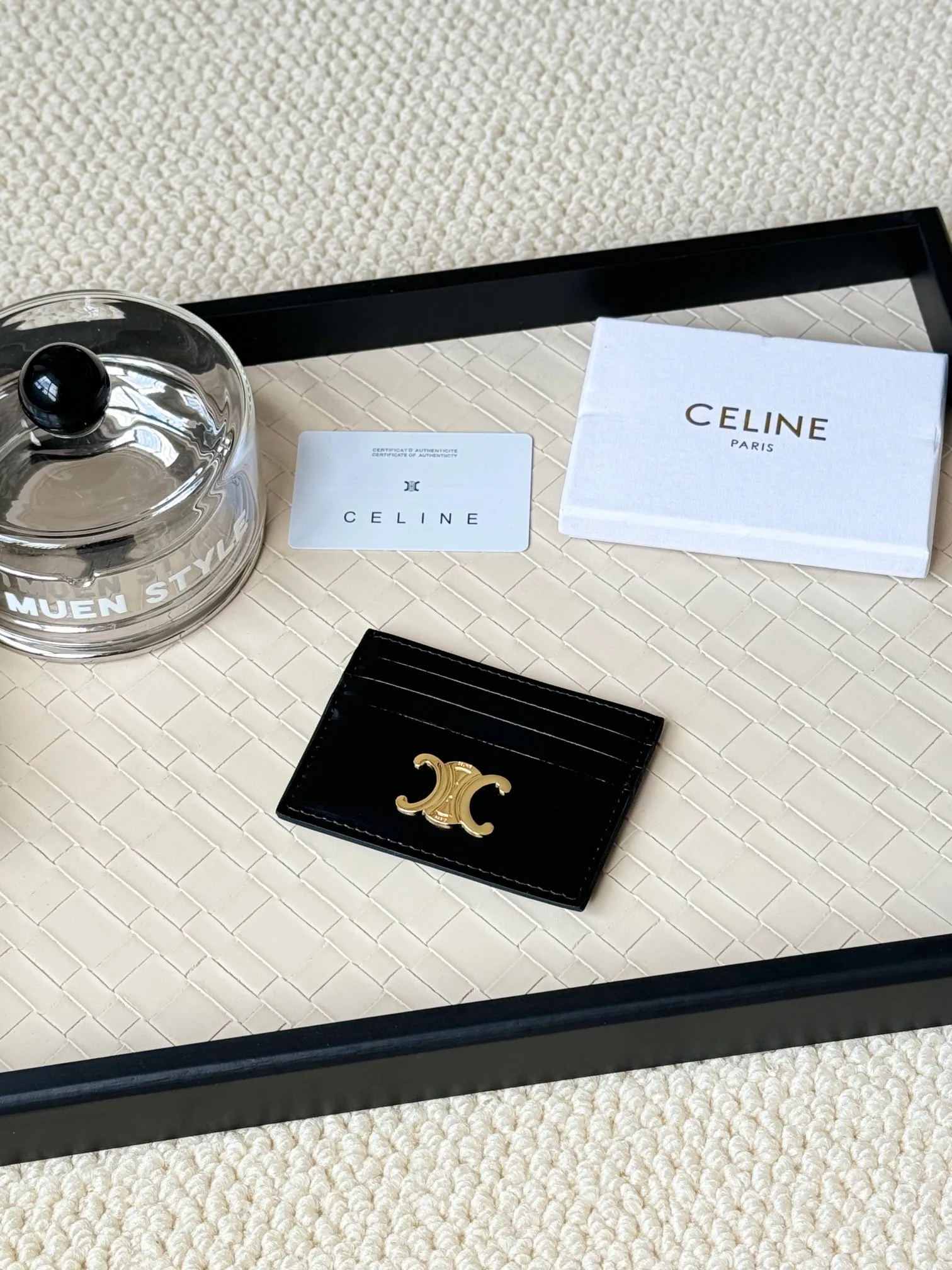 💰100 super mini card holder CELINE's new embossed logo card holder, made of first-layer cowhide, two card slots + one middle pocket Style number: 10L833 Size: 10.5×7cm