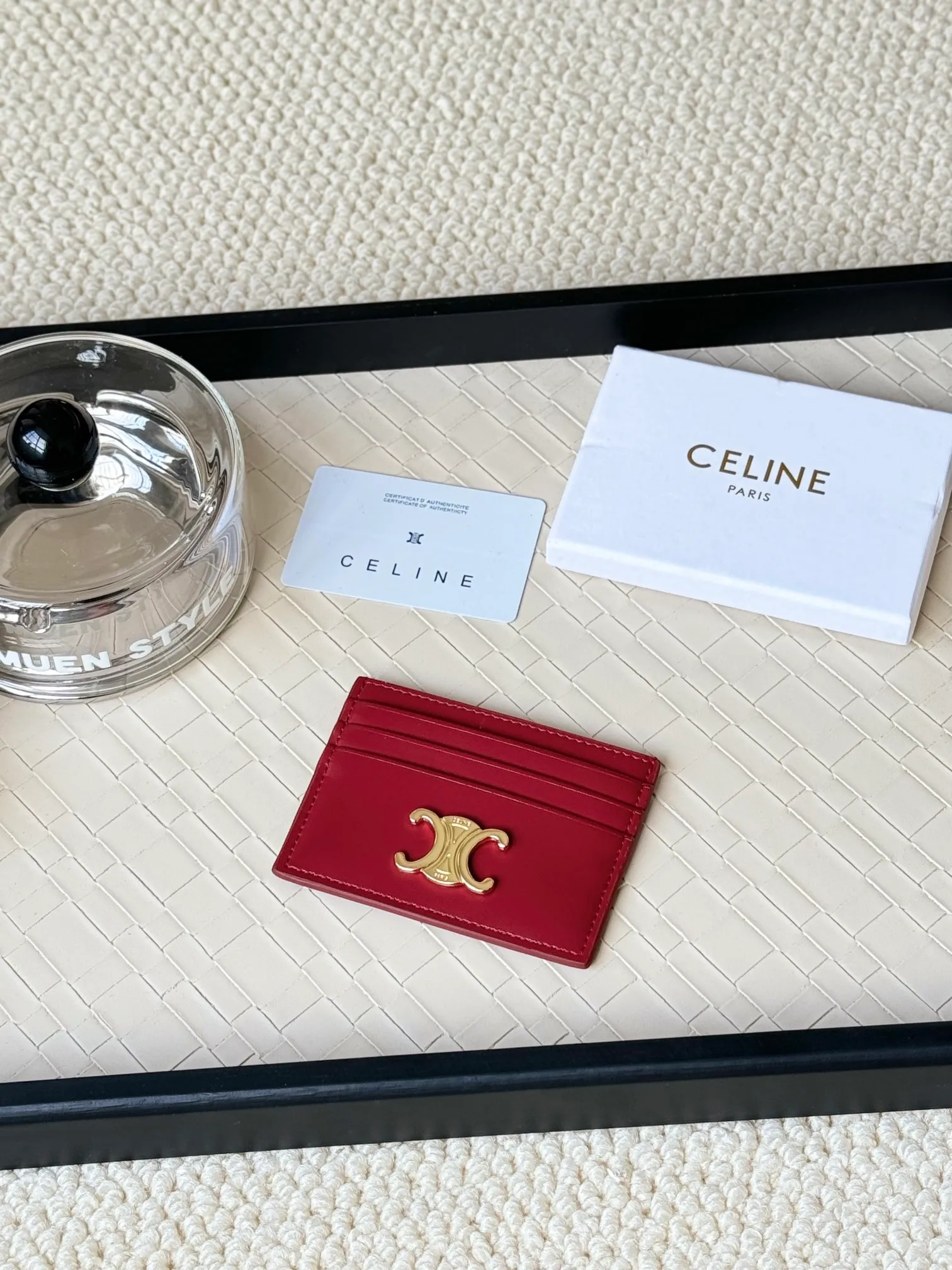 💰100 super mini card holder CELINE's new embossed logo card holder, made of first-layer cowhide, two card slots + one middle pocket Style number: 10L833 Size: 10.5×7cm