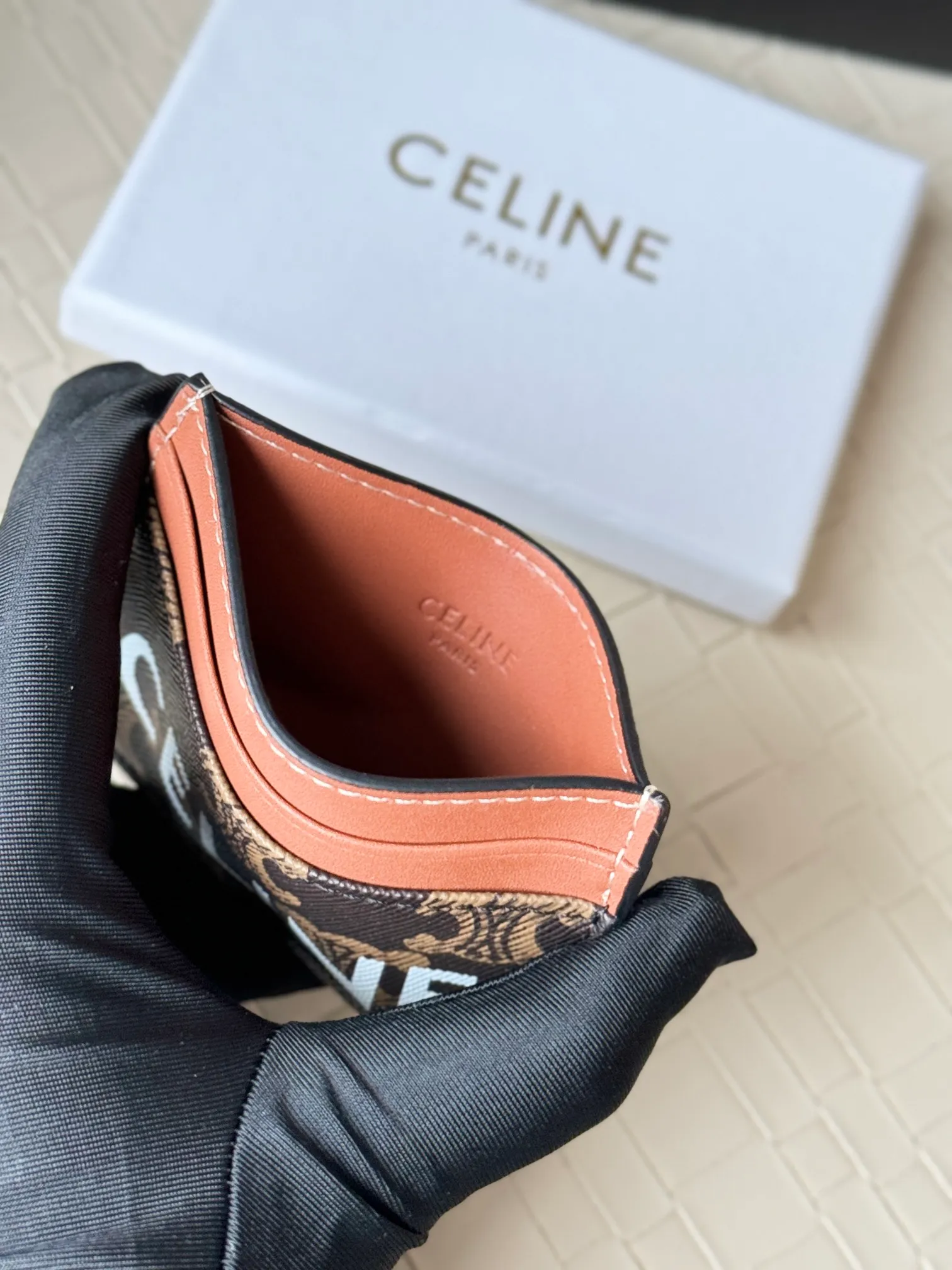 💰100CELINE. TRIOMPHE logo printed card holder/2024 Xiaosai Coated canvas, sheepskin binding 2 card slots 1 flat pocket Number: 10B702 Size: w10.5×7cm