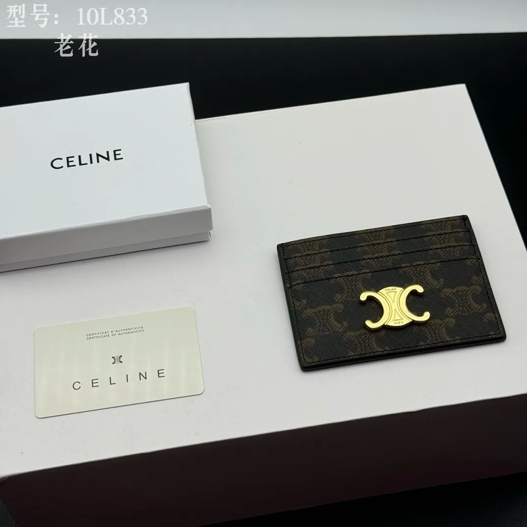 💰90 💎Top quality high version calf leather 💌 𝗖𝗘𝗟𝗜𝗡𝗘 | 𝗧𝗥𝗜𝗢𝗠𝗣𝗛𝗘 Arc de Triomphe small card holder 〰️ Celine's new embossed logo card holder, made of first-layer cowhide, two card slots + one middle pocket. Style number: 10L833 Size: 10.5×7cm