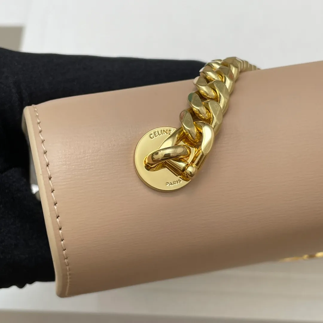 BESACE TRIOMPHE shiny cow leather chain bag, cow leather, sheep leather lining, suitable for shoulder carry, metal TRIOMPHE logo closure, all steel hardware, chain length 12 inches (30 cm), model number: 199273, size: 24.5*17*4🌺🌺🌺