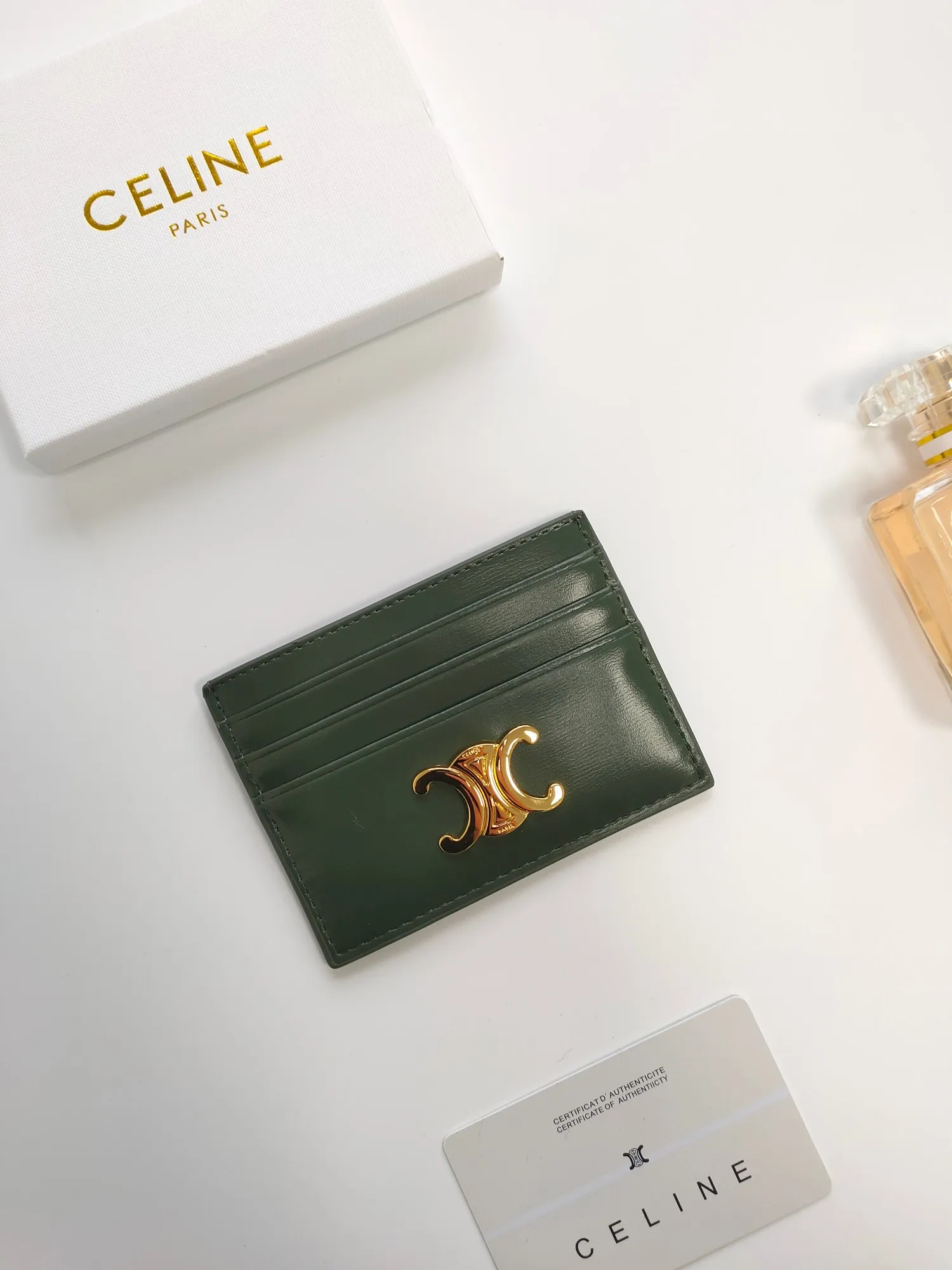 💰100💰CELINE's new embossed logo card holder, made of first-layer cowhide, two card slots + one middle pocket. Style number: 10L833 Size: 10.5×7cm