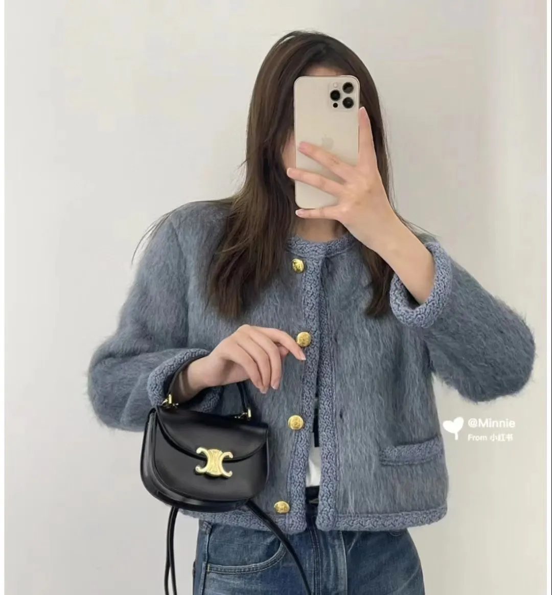 A variety of carrying methods, hand-held crossbody is very versatile💕💕110412
