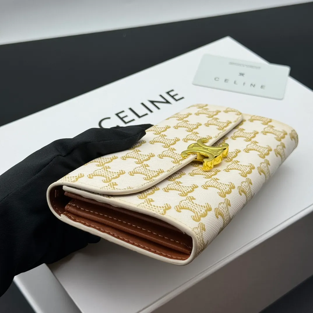 💰210 💎Upgraded original version💖 With top layer leather 𝗖𝗘𝗟𝗜𝗡𝗘 | 𝗧𝗥𝗜𝗢𝗠𝗣𝗛𝗘 Celine Arc de Triomphe Wallet💖 TRIOMPHE metallic snap button, 1 zipper pocket, 2 gusset partitions, 1 flat pocket, 12 card slots. Style number: C10E313 Size: 19X10