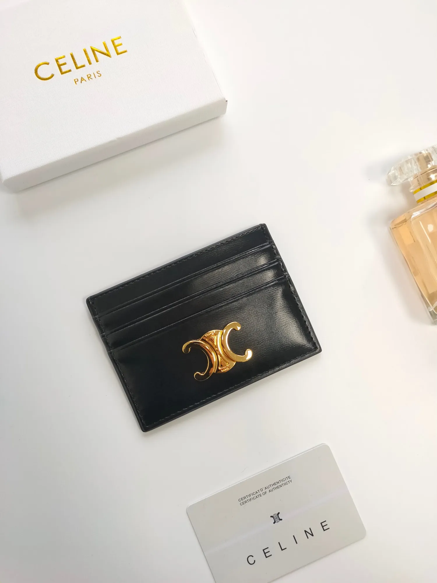 💰100💰CELINE's new embossed logo card holder, made of first-layer cowhide, two card slots + one middle pocket. Style number: 10L833 Size: 10.5×7cm