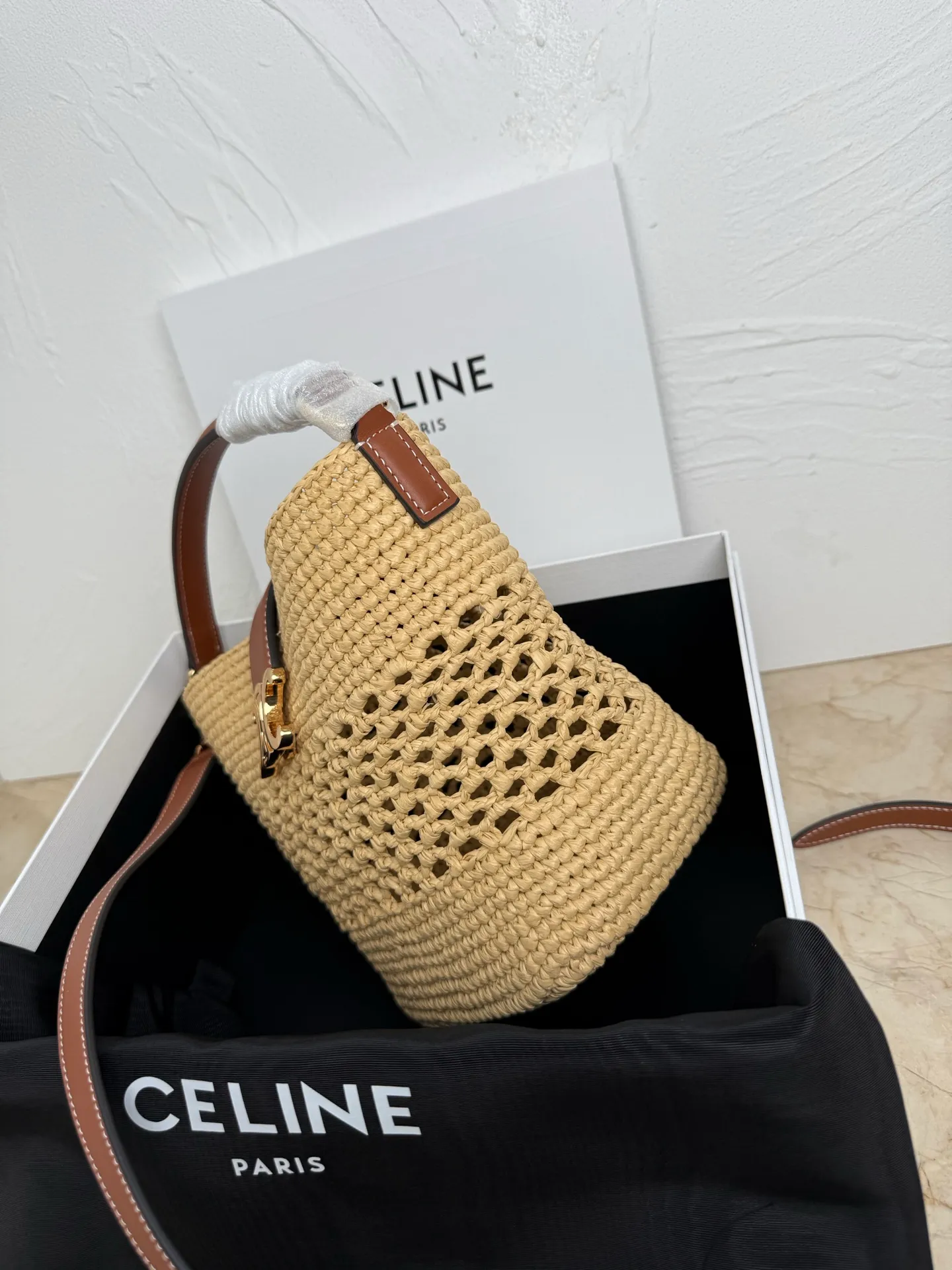 Batch 1600.  6.3 x 7.5 x 4.7 inches (16 No.:119742