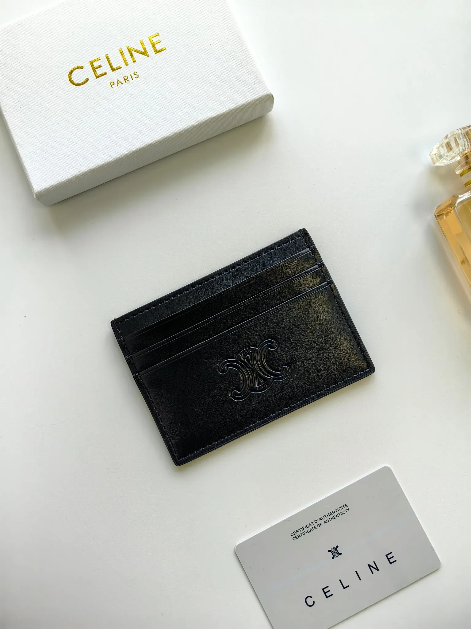 💰100💰CELINE's new embossed logo card holder, made of first-layer cowhide, two card slots + one middle pocket. Style number: 10L833 Size: 10.5×7cm