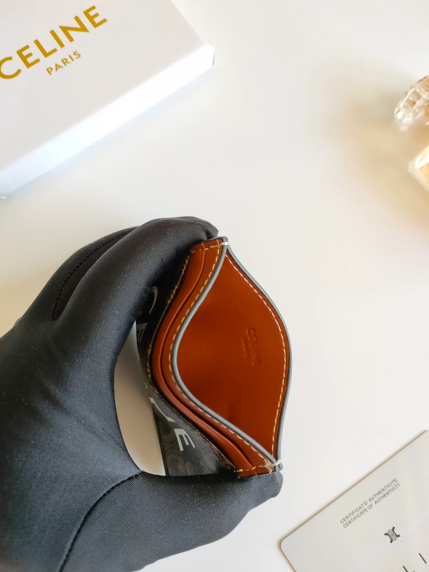 ￥90 CELINE printed logo card holder, coated canvas, genuine leather edging Style number: 10B702 Size: 10.5 X 7cm