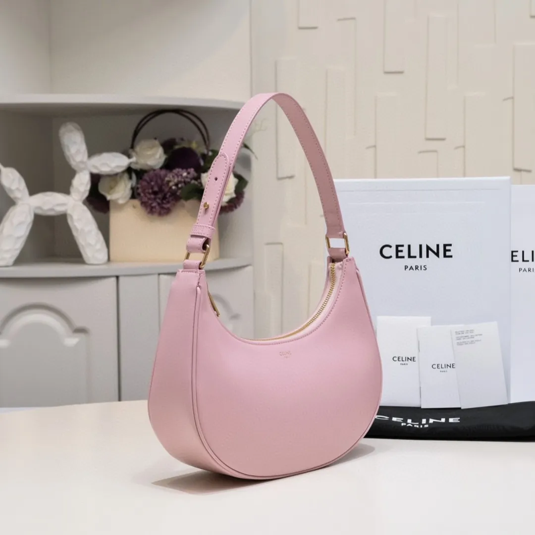 C*ELINE 💕2023 new color cherry blossom pink AVA TRIOMPHE full leather handbag🤩, Celine's new generation and another popular style, lining: cow leather/fabric, shoulder or hand carry, zipper lock, adjustable leather shoulder strap length 22cm. Size 23x19x7cm Model: 193953