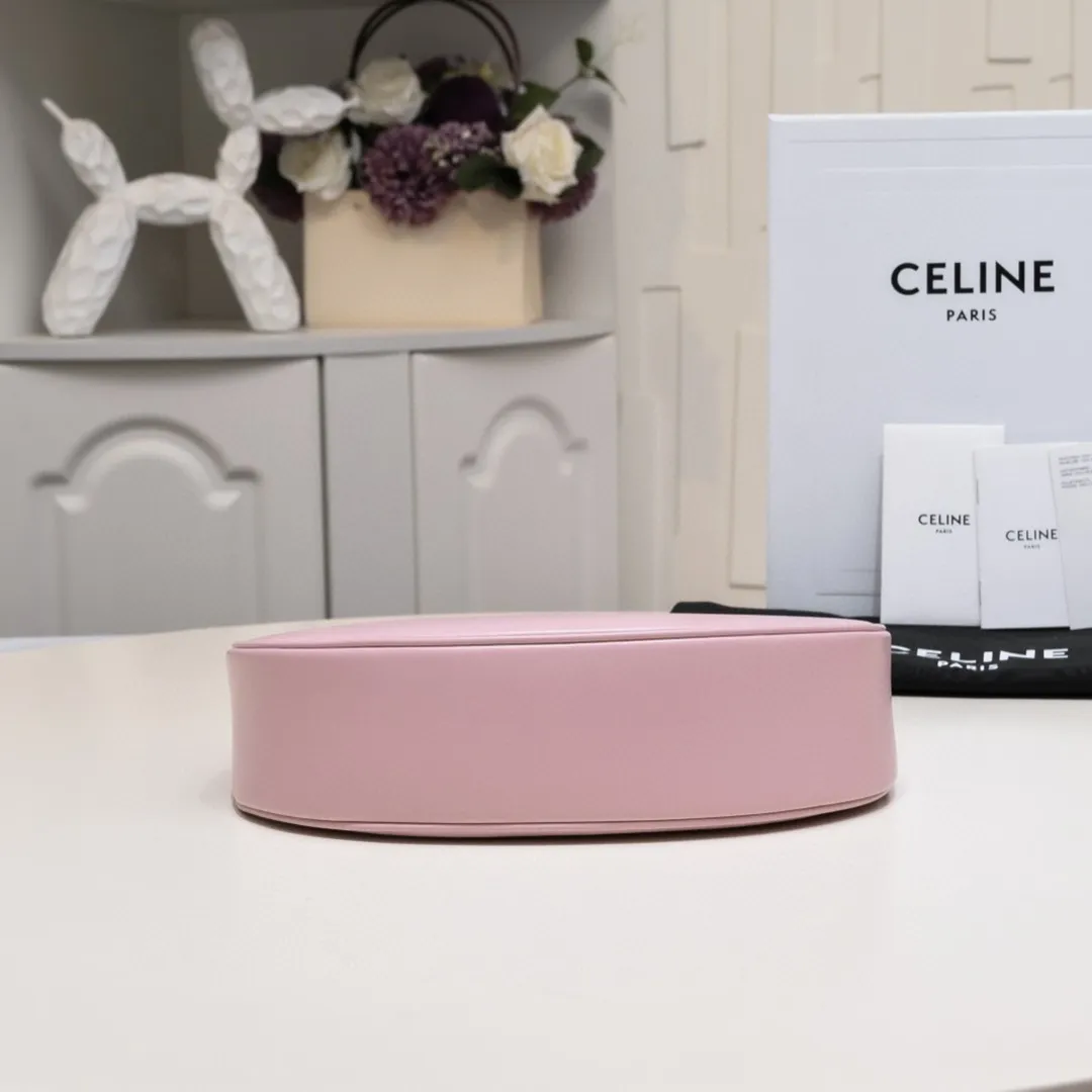 C*ELINE 💕2023 new color cherry blossom pink AVA TRIOMPHE full leather handbag🤩, Celine's new generation and another popular style, lining: cow leather/fabric, shoulder or hand carry, zipper lock, adjustable leather shoulder strap length 22cm. Size 23x19x7cm Model: 193953