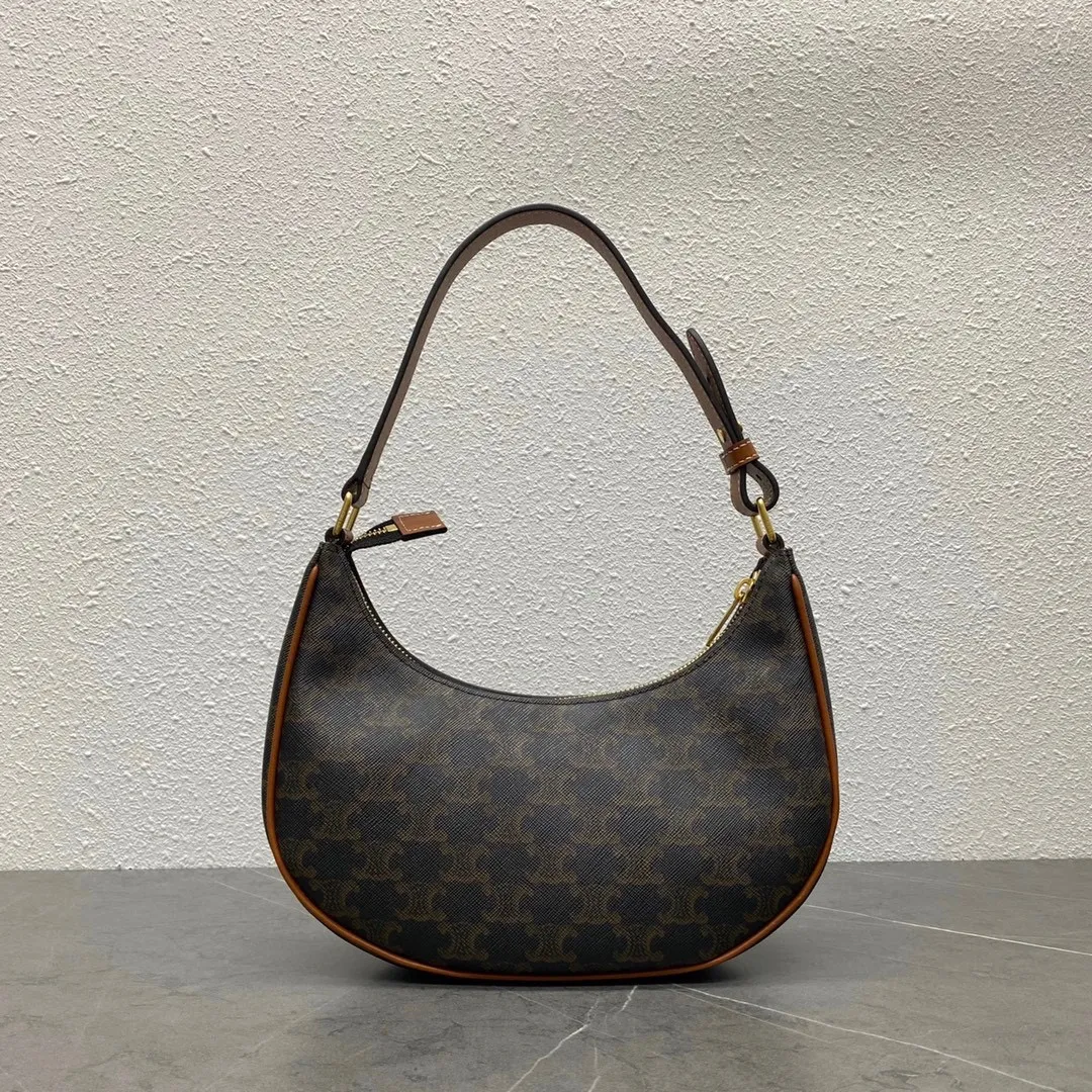 193953 #CELI-NE AVA armpit bag ⚠️The new version has upgraded all-steel hardware → rolled over the old version alloy → exquisite large-scale details, order with confidence, it is perfect. This armpit bag is really beautiful! Size: 24.5-18-7.5 Style number: 193953