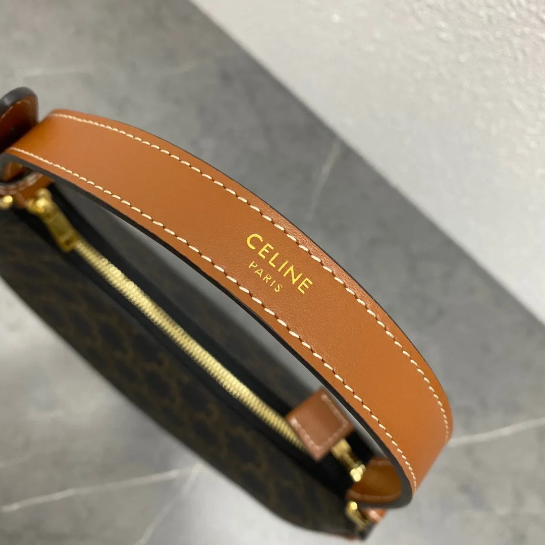 193953 #CELI-NE AVA armpit bag ⚠️The new version has upgraded all-steel hardware → rolled over the old version alloy → exquisite large-scale details, order with confidence, it is perfect. This armpit bag is really beautiful! Size: 24.5-18-7.5 Style number: 193953