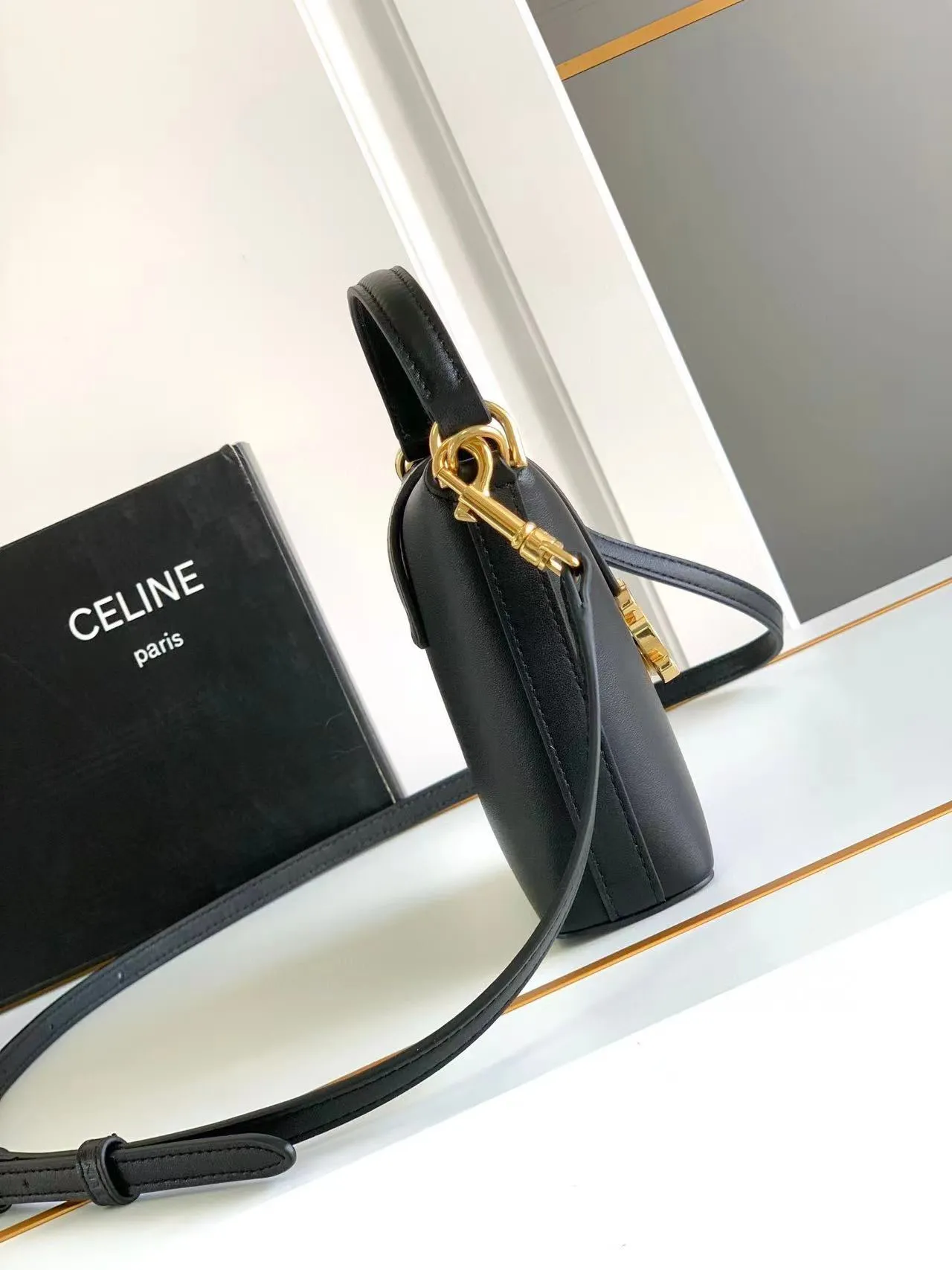 Celine TRIOMPHE mini cowhide bucket bag French fries bag size: 12.5x5x14cm