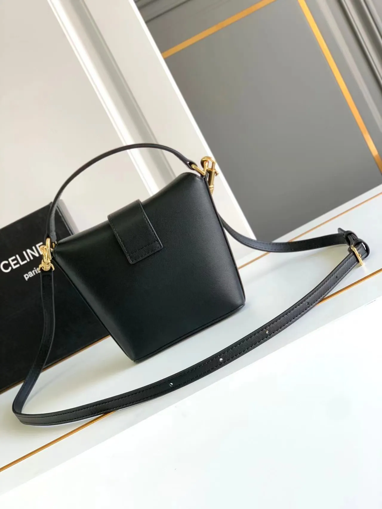 Celine TRIOMPHE mini cowhide bucket bag French fries bag size: 12.5x5x14cm