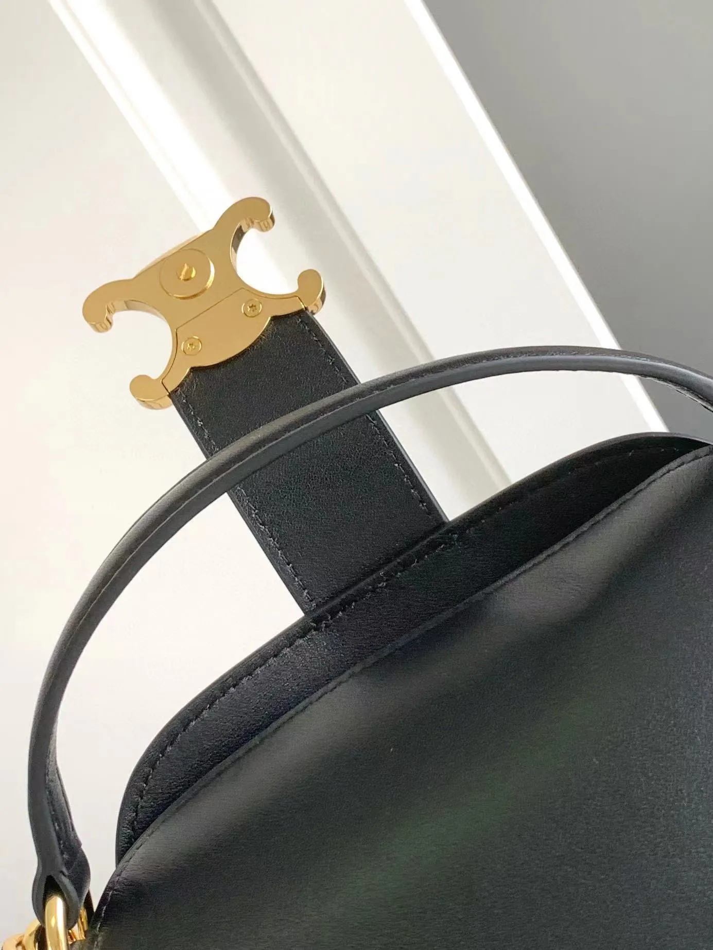 Celine TRIOMPHE mini cowhide bucket bag French fries bag size: 12.5x5x14cm