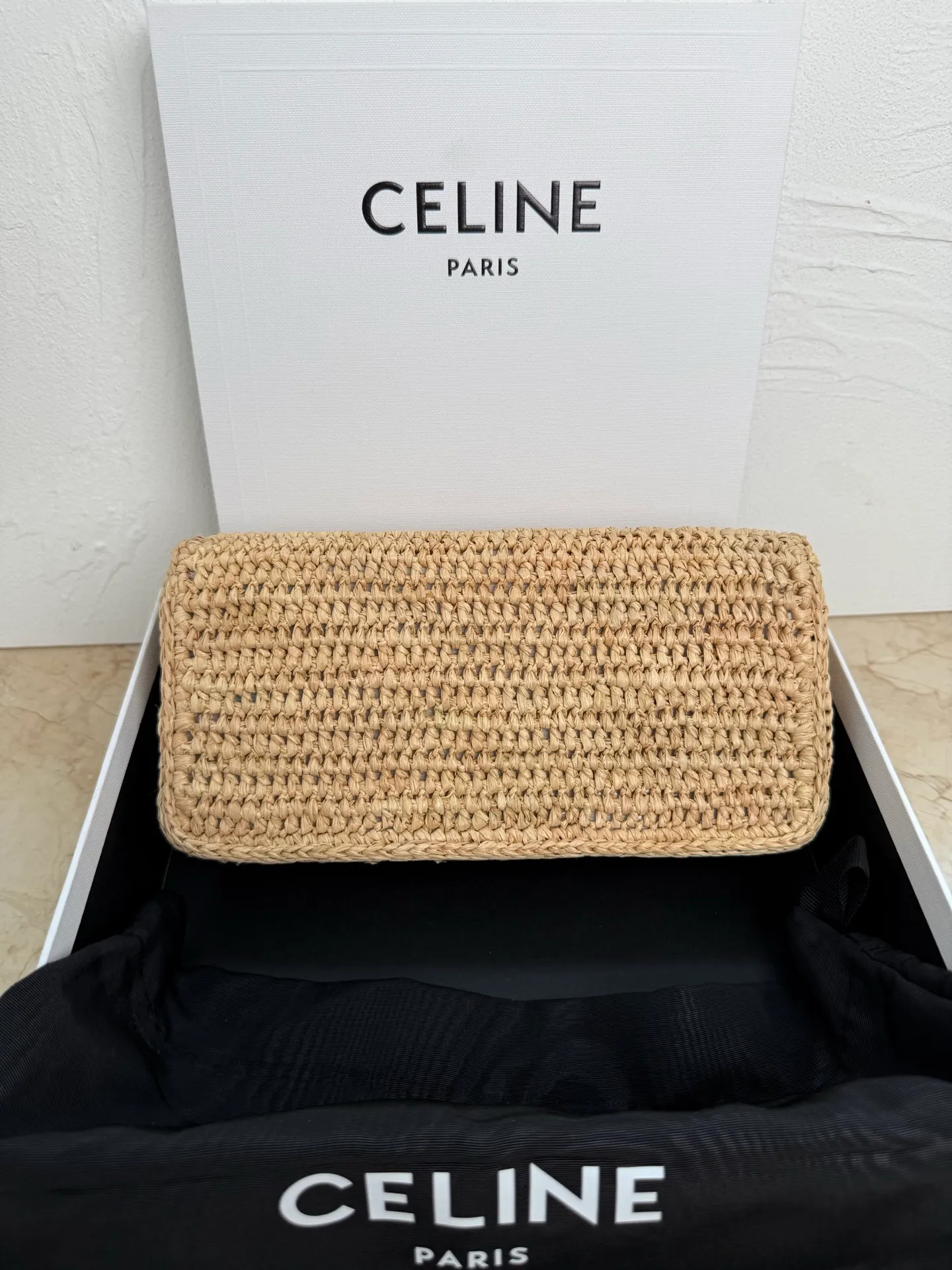 p1700 CELIN_E～New straw Multi Pochette Triomphe handbag 🆕New arrival! Brand new multi-purpose small bag👛Detachable short chain + long shoulder strap Multiple carrying methods~ Compact and exquisite ✨Perfect for any occasion🦋 TRIOMPHE CANVAS straw fabric and cow leather lining, hand-held, shoulder and cross-body, flap with decorative TRIOMPHE lock, snap closure, 1 main compartment, 1 flat pocket with detachable chain, length 24cm Removable and adjustable shoulder strap, minimum length 47cm, maximum length 51cm Dimensions: 20.5x11x4cm Model: 10L972