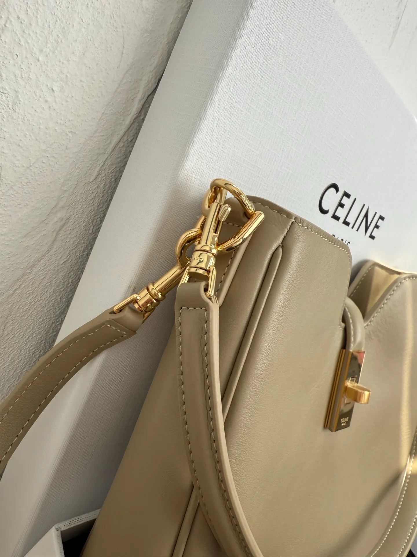 p1600 CAMILLE 16💓2025 New SOFT Small Smooth Cow Leather Handbag👜This model cannot fit larger smart tablets such as IPAD. Cow leather Sheep leather lining Hand carry, shoulder and crossbody Rotary lock closure 1 main compartment 1 inner zipper pocket 1 detachable hand/shoulder strap, length 8.6 inches (22 cm) 1 detachable and adjustable shoulder strap, 9.7 X 8.5 X 2 inches (24.5 X 21.5