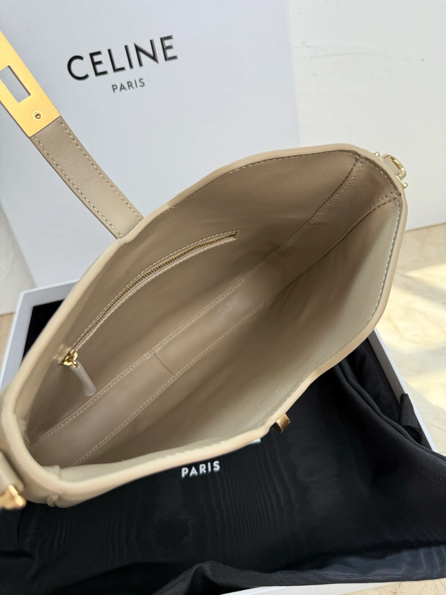 p1600 CAMILLE 16💓2025 New SOFT Small Smooth Cow Leather Handbag👜This model cannot fit larger smart tablets such as IPAD. Cow leather Sheep leather lining Hand carry, shoulder and crossbody Rotary lock closure 1 main compartment 1 inner zipper pocket 1 detachable hand/shoulder strap, length 8.6 inches (22 cm) 1 detachable and adjustable shoulder strap, 9.7 X 8.5 X 2 inches (24.5 X 21.5