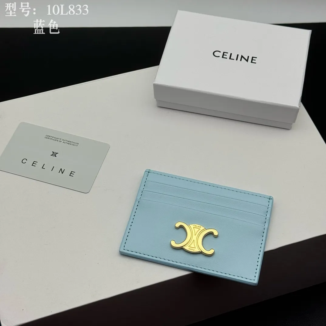 💰90 💎Top quality high version calf leather 💌 𝗖𝗘𝗟𝗜𝗡𝗘 | 𝗧𝗥𝗜𝗢𝗠𝗣𝗛𝗘 Arc de Triomphe small card holder 〰️ Celine's new embossed logo card holder, made of first-layer cowhide, two card slots + one middle pocket. Style number: 10L833 Size: 10.5×7cm