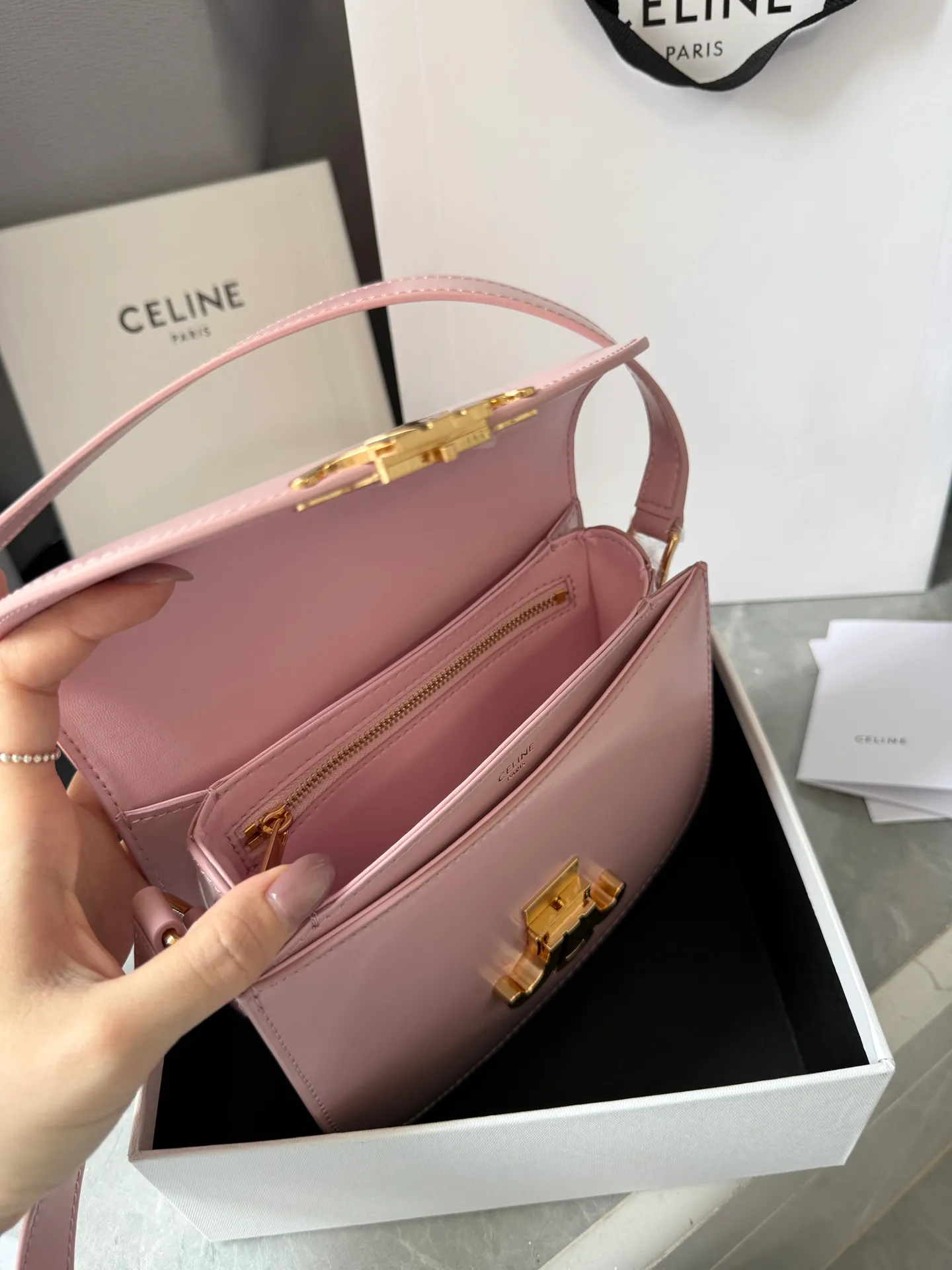 All Categories Official Website "Brand Women's Bags" Women's Bags 💙 Celine 2026 New Celine Crossbody Shoulder Bag