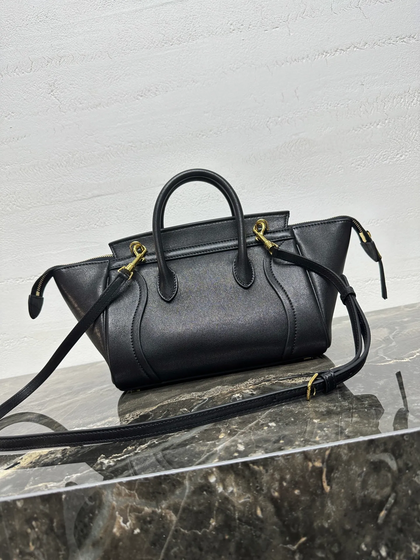 All Categories Official Website "Brand Women's Bags" Women's Bags 💙 Celine 2026 New Celine Crossbody Bag
