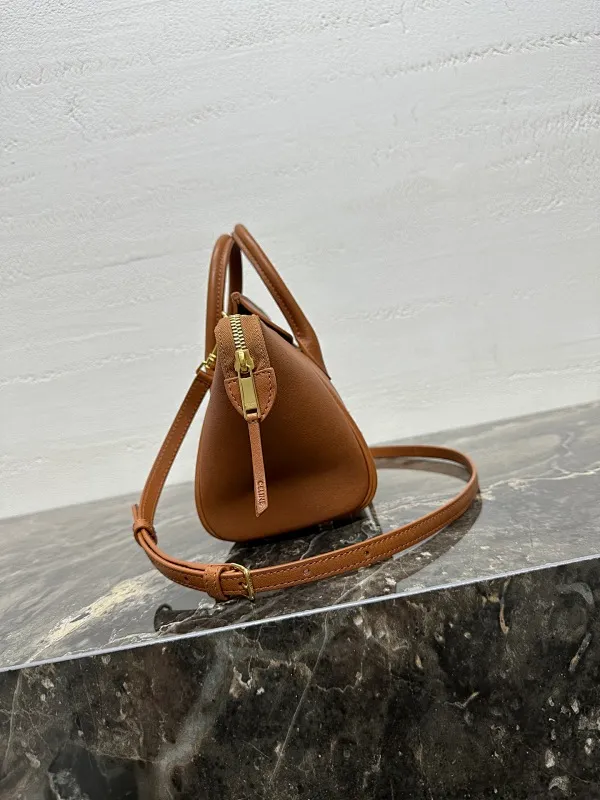 All Categories Official Website "Brand Women's Bags" Women's Bags 💙 Celine 2026 New Celine Crossbody Bag