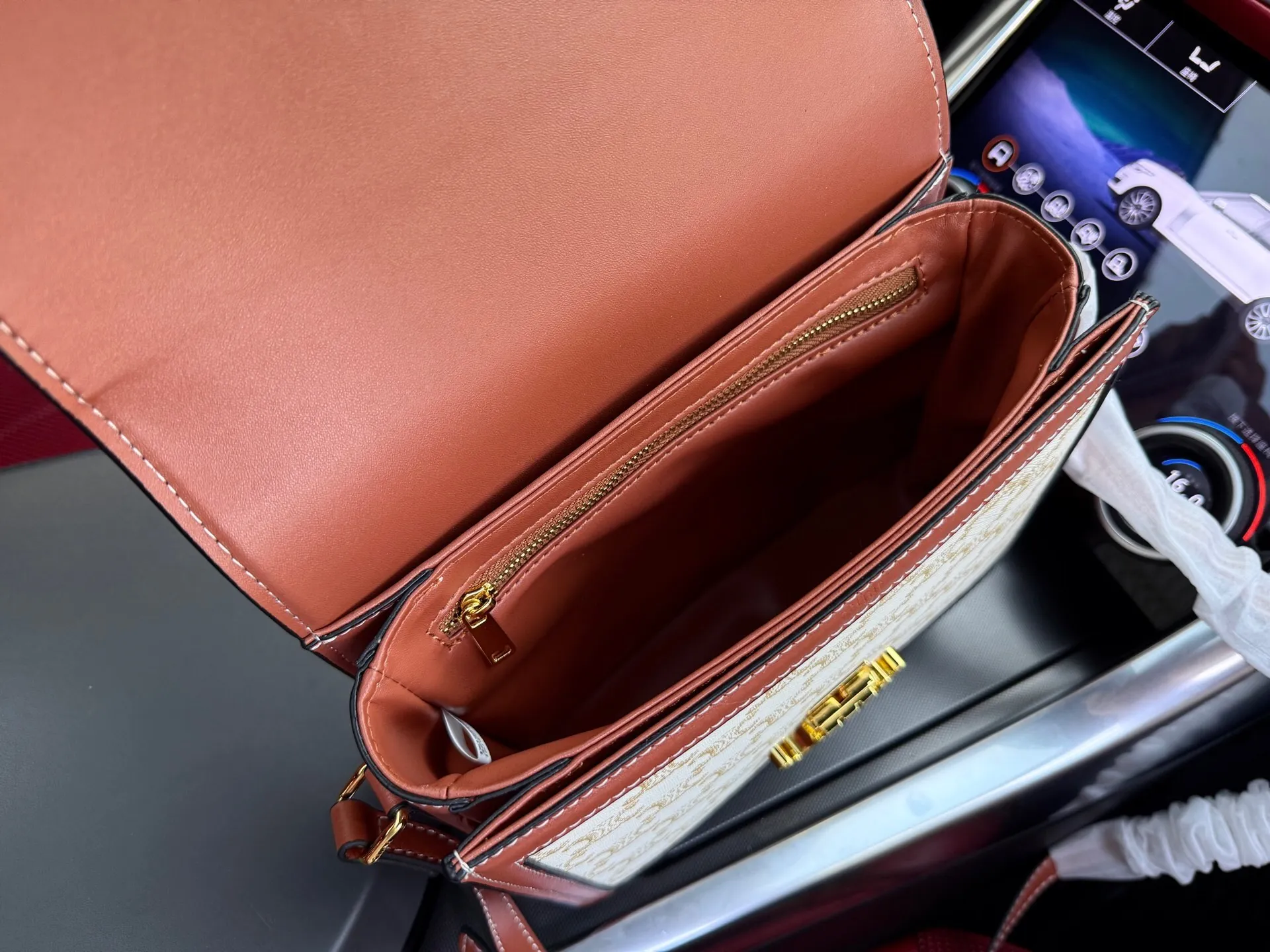 All Categories Official Website "Brand Women's Bags" Women's Bags 💙 Celine 2025 New Celine Crossbody Bag