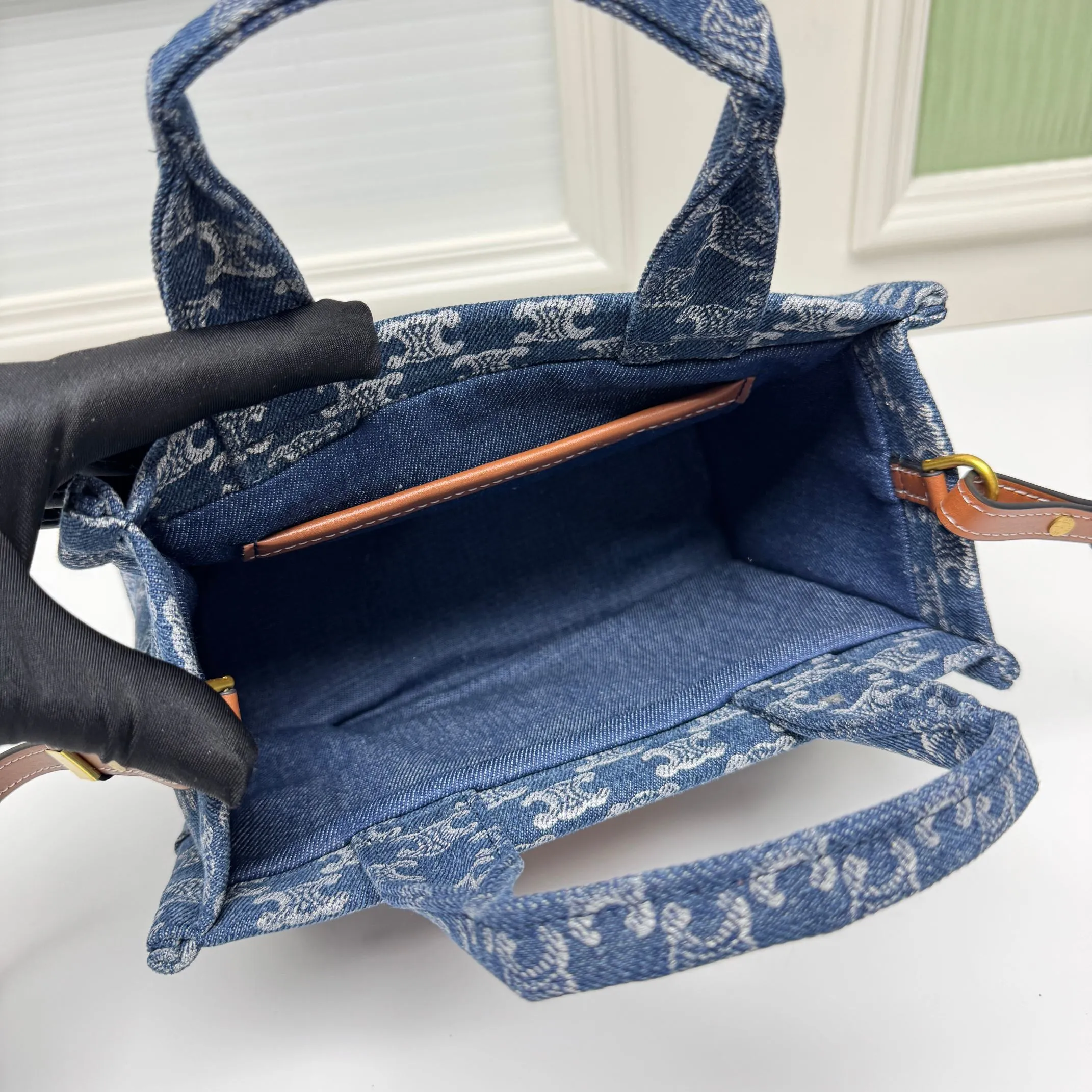 All Categories Official Website "Brand Women's Bags" Women's Bags 💙 Celine 2026 New Celine Crossbody Bag