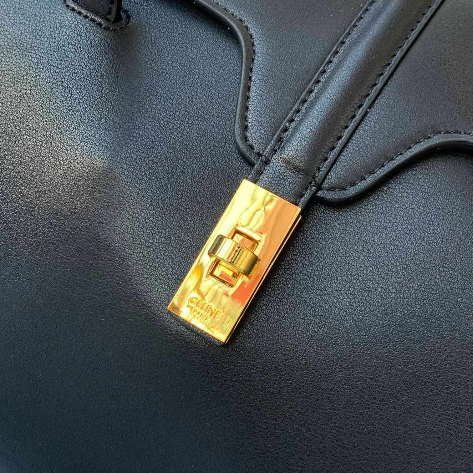 All Categories Official Website "Brand Women's Bags" Women's Bags 💙 Celine 2024 New Celine Crossbody Bag