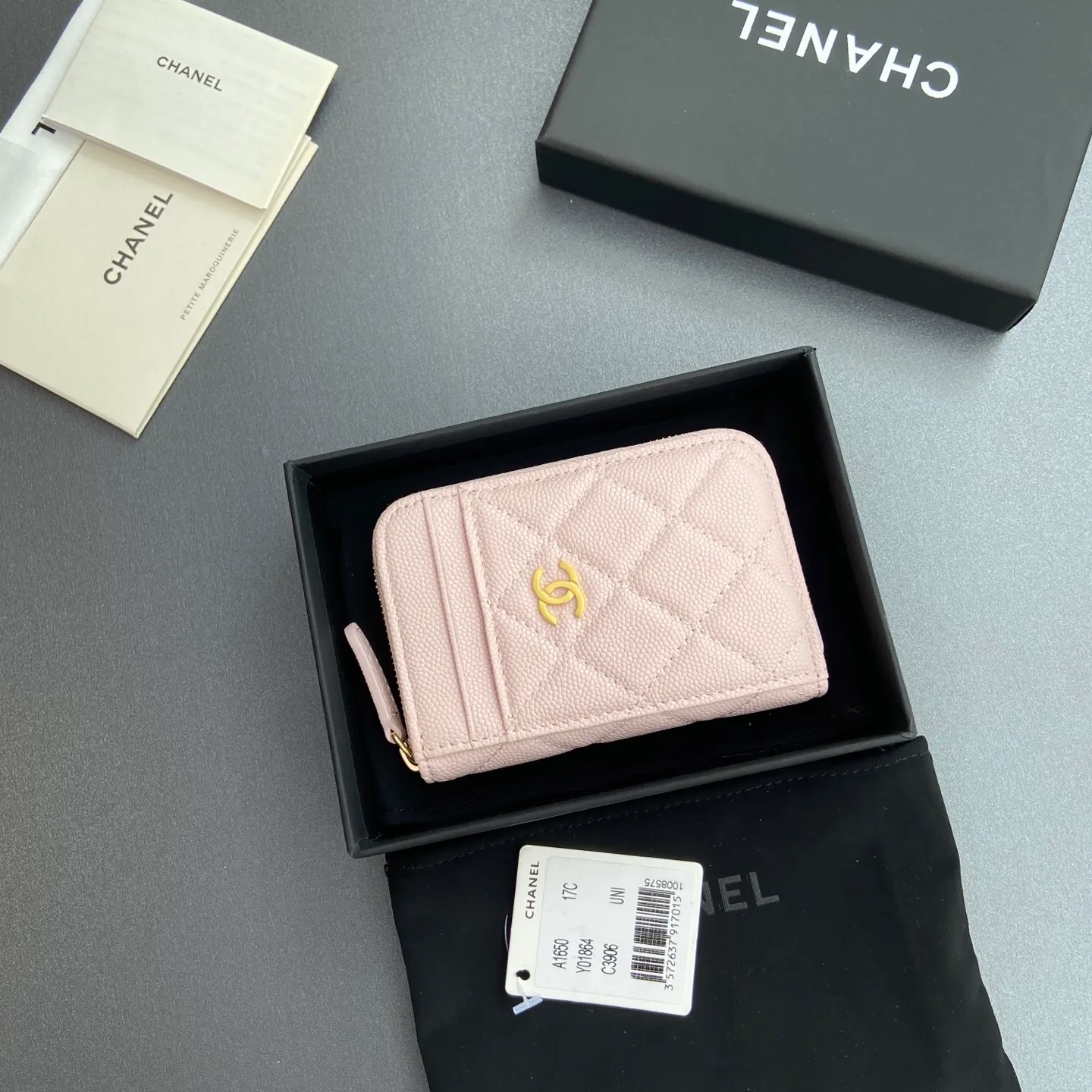 [Special grade hardware original leather] ¥280 Xiaoxiang small zipper bag card holder series with iconic metal logo, gold tone metal hardware, special Italian imported leather 2 card slots wallet bag, 4 card slots No.: 1650 Light pink fine ball pattern light gold steel mark Size: w11×h7.5×2cm