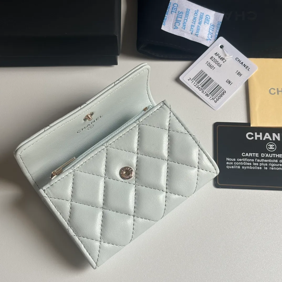 New product CH@NEL lambskin hijab card holder 💦 with new luogo, zipper compartment inside, original quality, exquisite details, model number AP8984, size 11*8.5*3cm 320💰