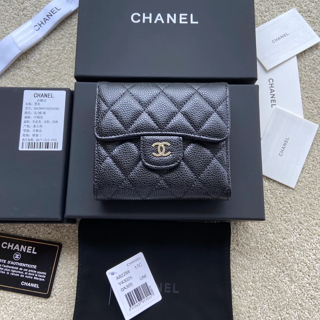 440💰Xiaoxiang imported Italian leather Item number: A82288 Size: w10.5×h11.5×d3cm Color: black ball pattern silver steel mark