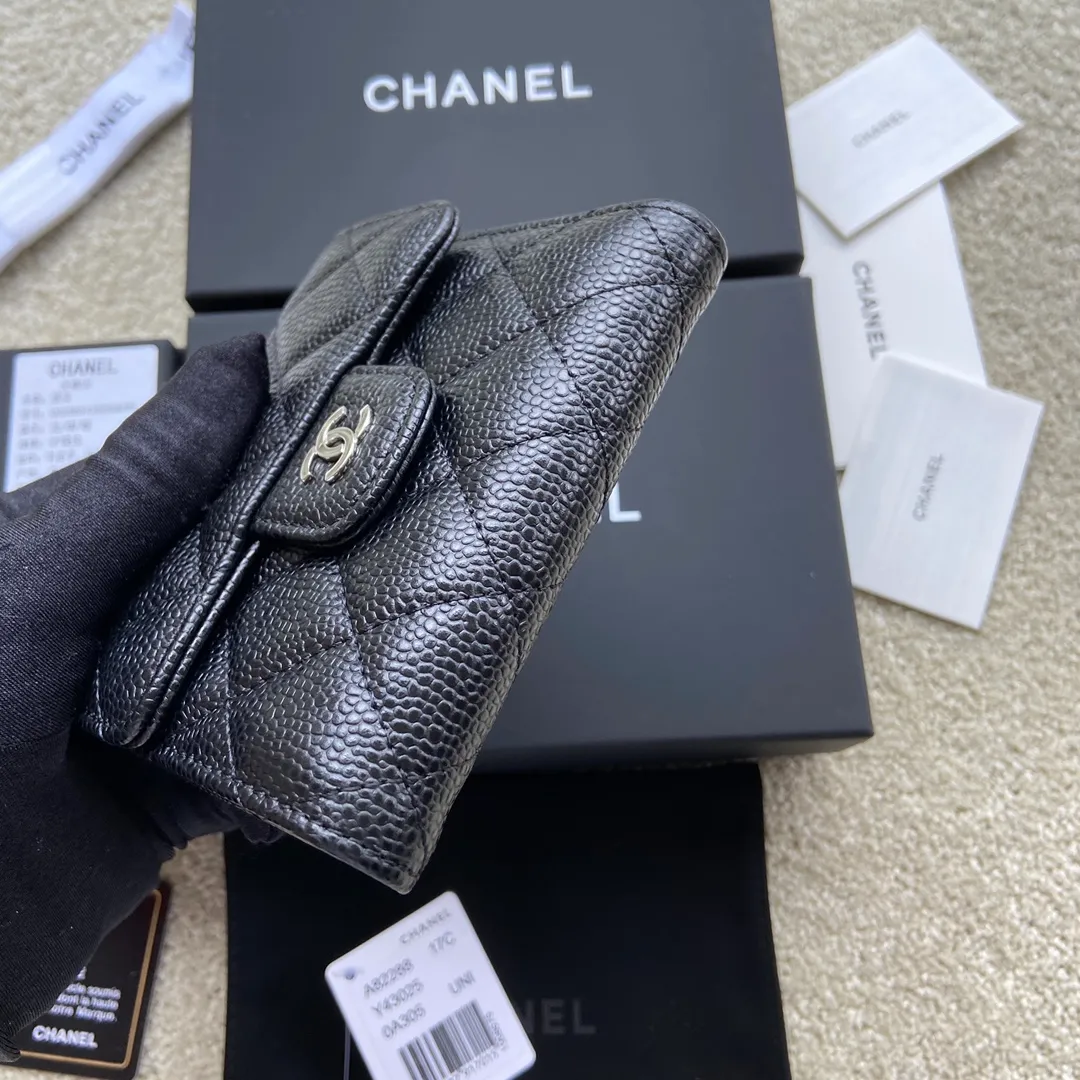 440💰Xiaoxiang imported Italian leather Item number: A82288 Size: w10.5×h11.5×d3cm Color: black ball pattern silver steel mark