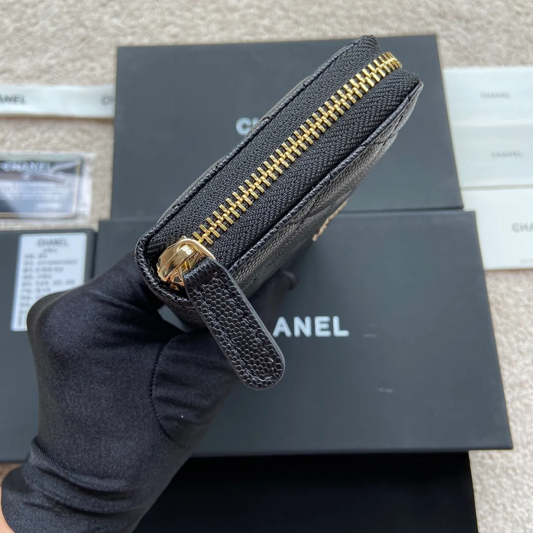 Xiaoxiang imported Italian grained calfskin Item No.: AP5478 💰:540 Size: w19.5×h10.5×d2cm Color: Black fine ball pattern diamond-encrusted hardware