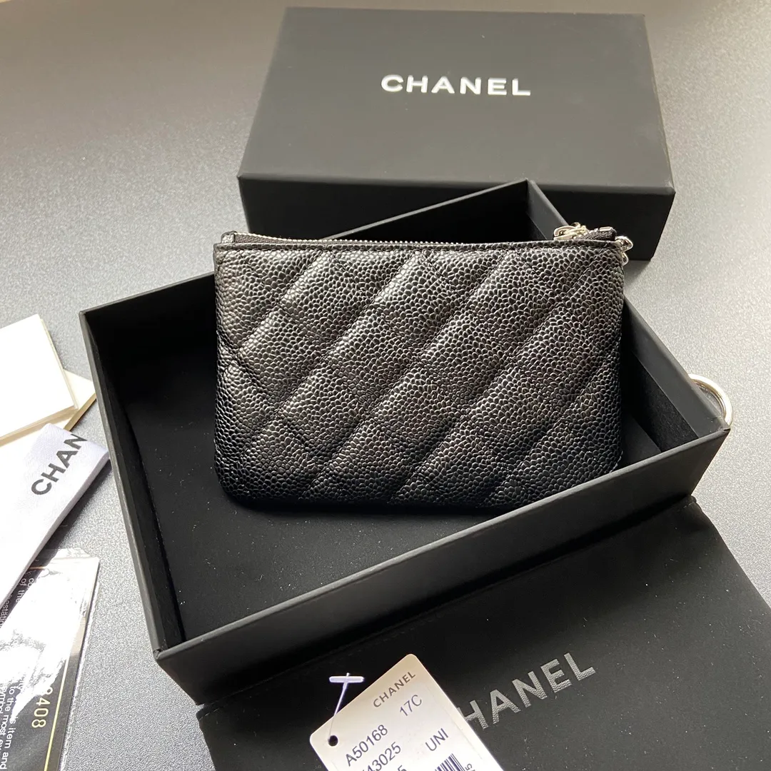 250💰Xiaoxiang imported Italian grain cowhide Item number: A50168 Size: w14×h9.5cm Color: black ball pattern silver buckle