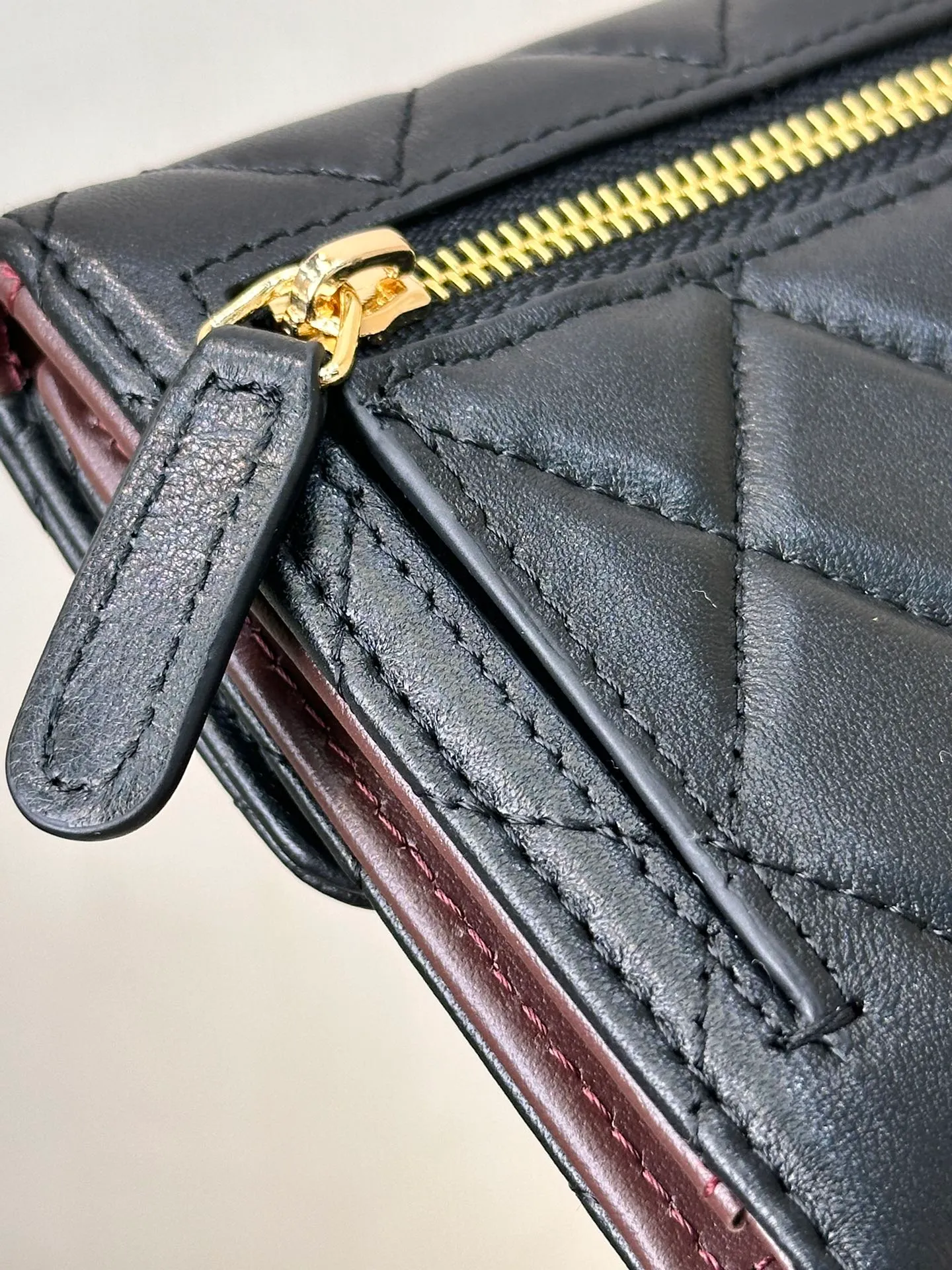 82288 black gold sheepskin CF