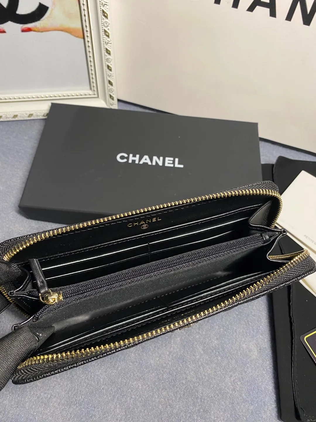 22 new styles. CHANEL. Zippered long clip wallet has arrived❤️Top-layer cowhide with new luogo, the same design surrounded by diamonds on the side of the leather❤️The details are so beautiful❤️Model number Ap5478B size 10*19.5*2.5cm💰560