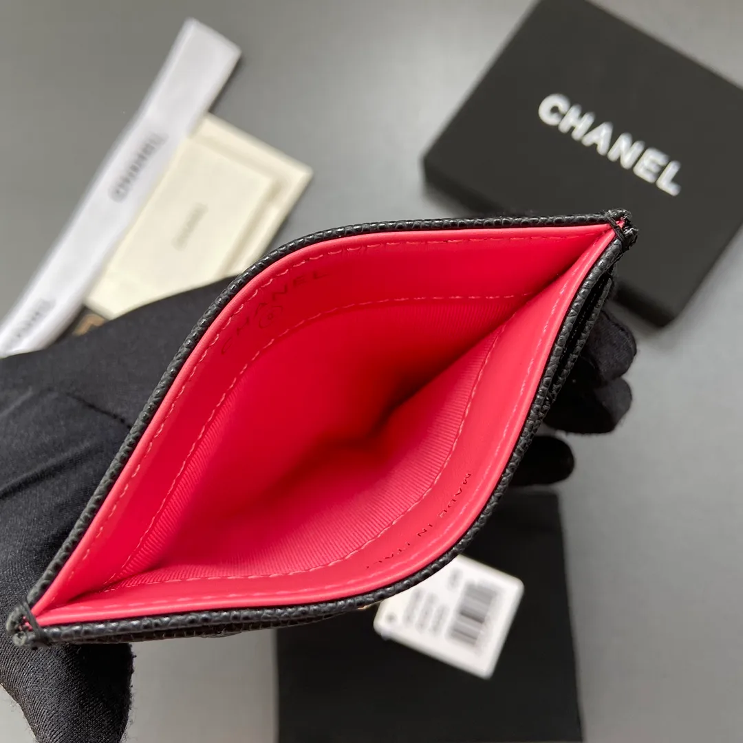 260💰Xiaoxiang imported Italian grained calfskin Item number: AP6376 Size: w11×7.5cm Color: black fine ball pattern light gold Usage: card holder