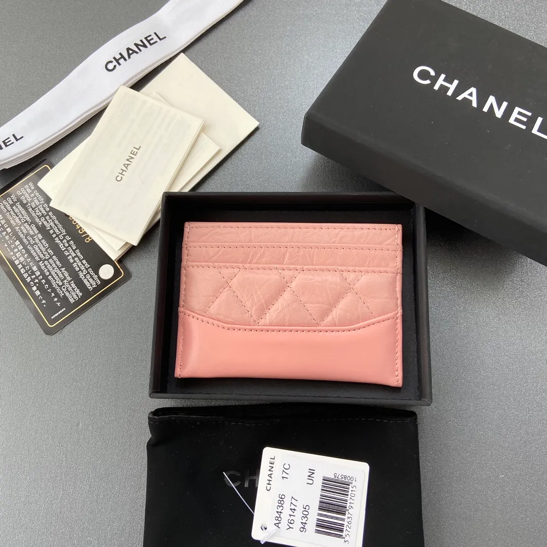 Xiaoxiang imported Italian leather Item number: 84386 Price: 260 Size: w11×h7.5cm Color: pink leather gold hardware