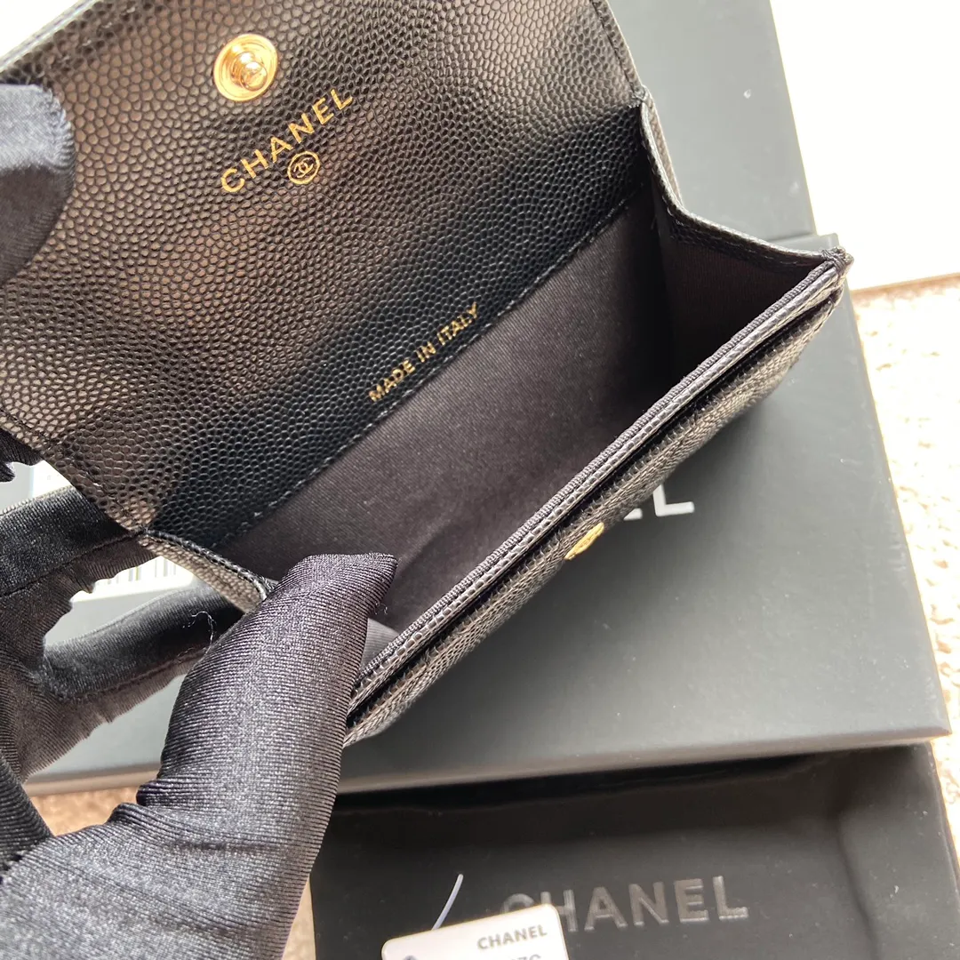 340💰Xiaoxiang imported Italian fine ball grain cowhide Item number: AP5470 Price: 370 Size: w11×h7cm Color: black ball grain diamond hardware