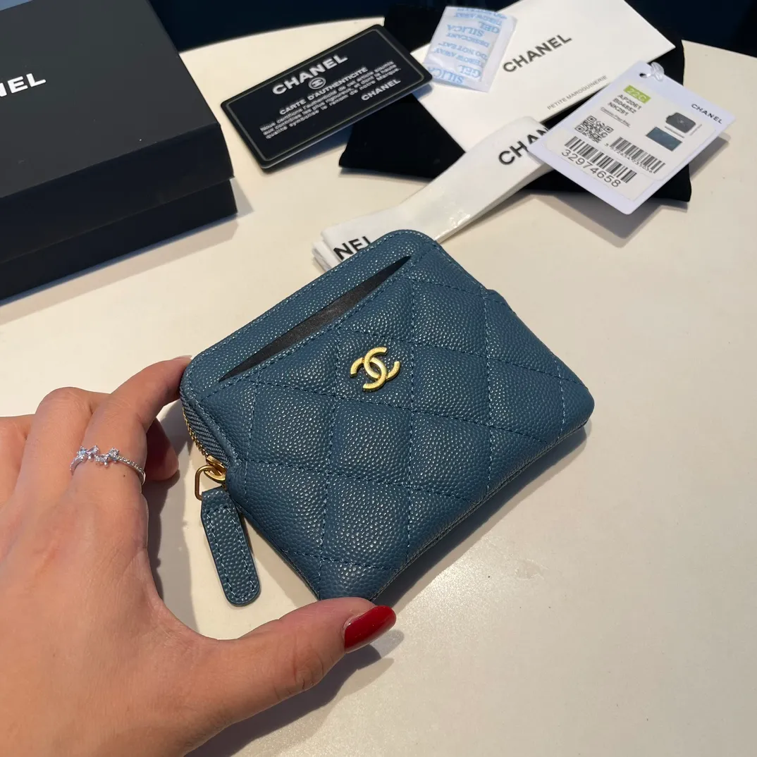 💰420😊Upgraded version💋Chanel🆕 New color colorful fine ball caviar cowhide🐂Classic zipper bag with multiple card slots for change. It can also bring convenience to various bank cards, supermarket cards, shopping cards, and membership cards. It is so small and easy to carry. It is the most fashionable and popular element of coin purses. Do you own it? Comes with the latest complete set of packaging 2061🍃size: 12*9.5cm