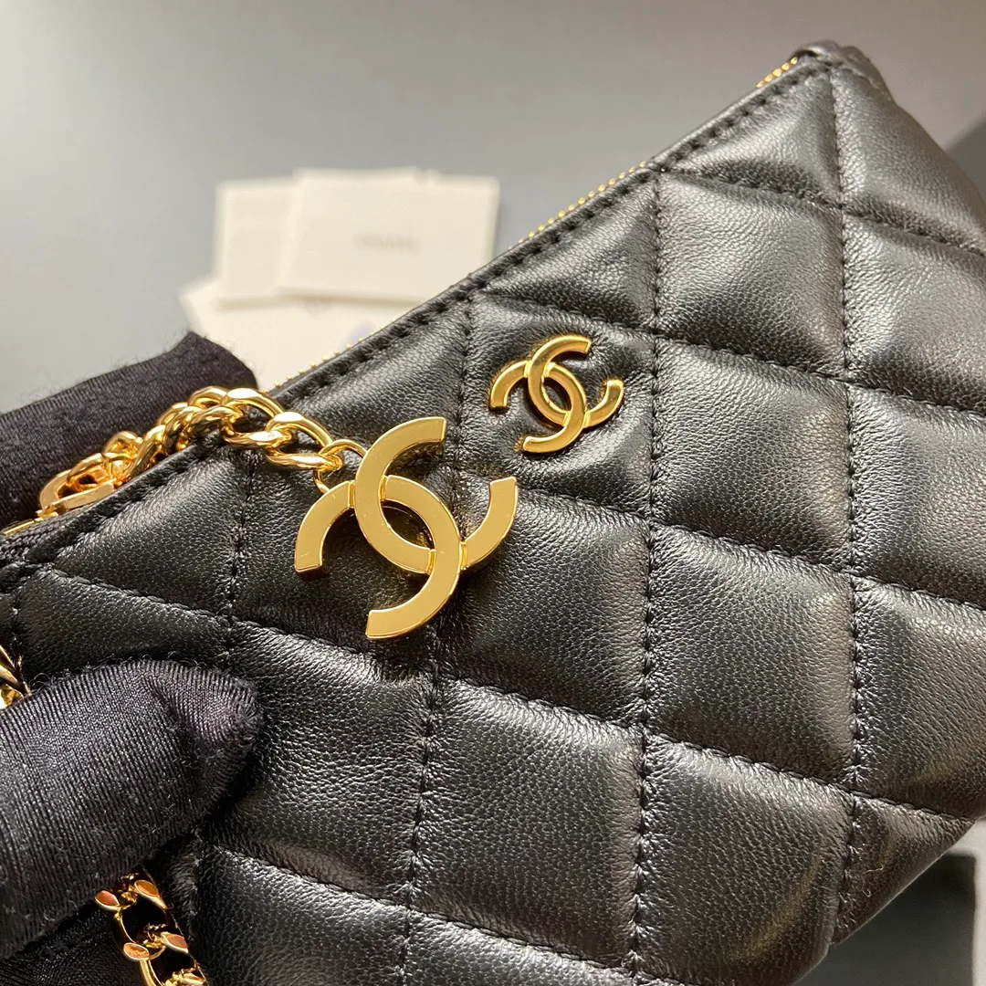 250💰Xiaoxiang imported Italian sheepskin Item number: A50168 Size: w14×h9.5cm Color: black sheepskin gold buckle